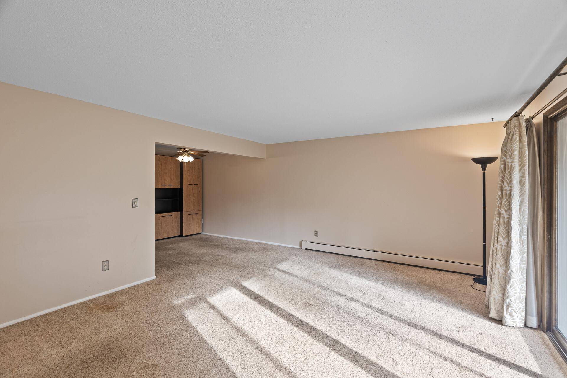 Edina, MN 55436,4350 Brookside CT #103