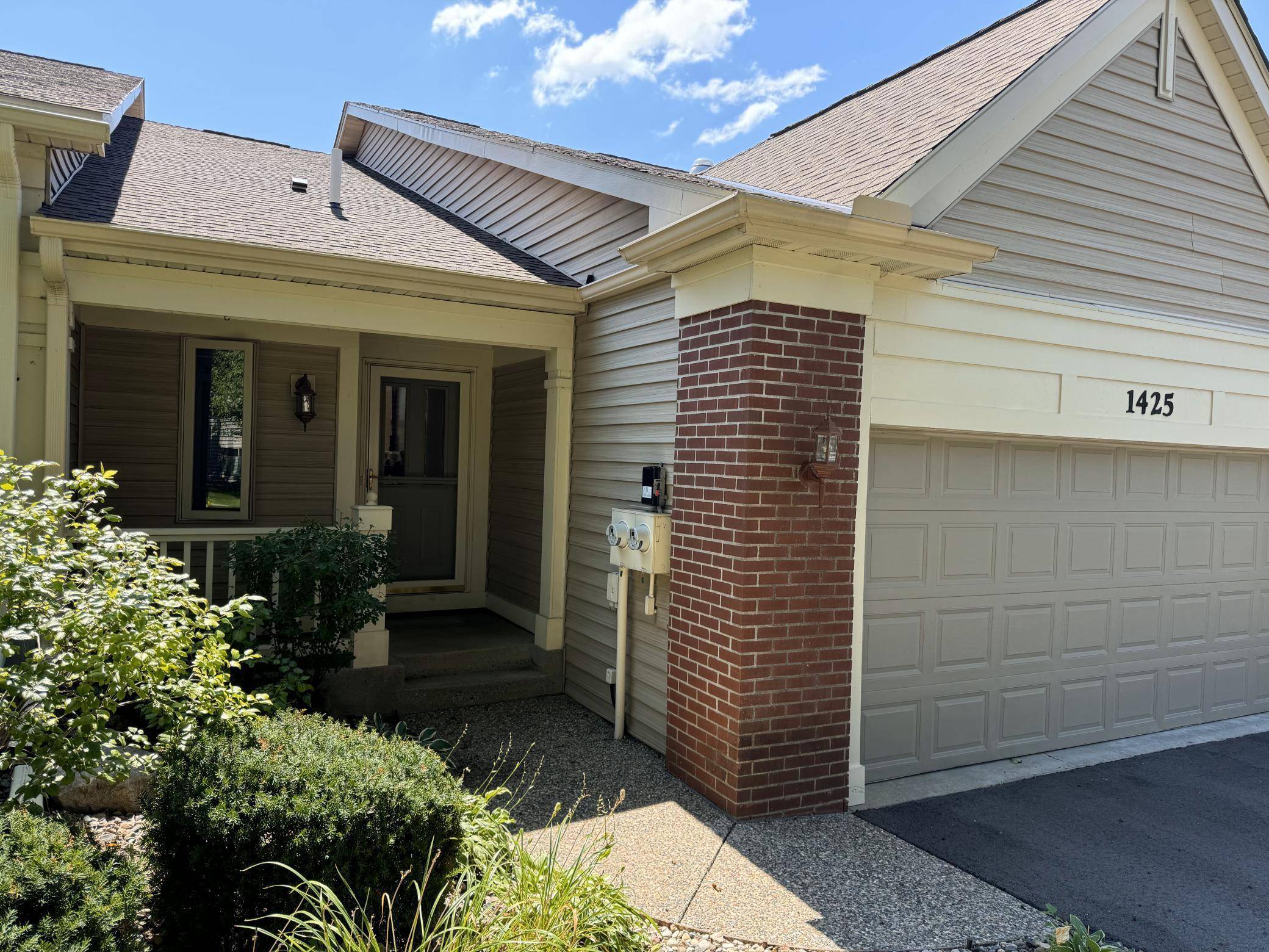 Burnsville, MN 55306,1425 Summit Shores DR