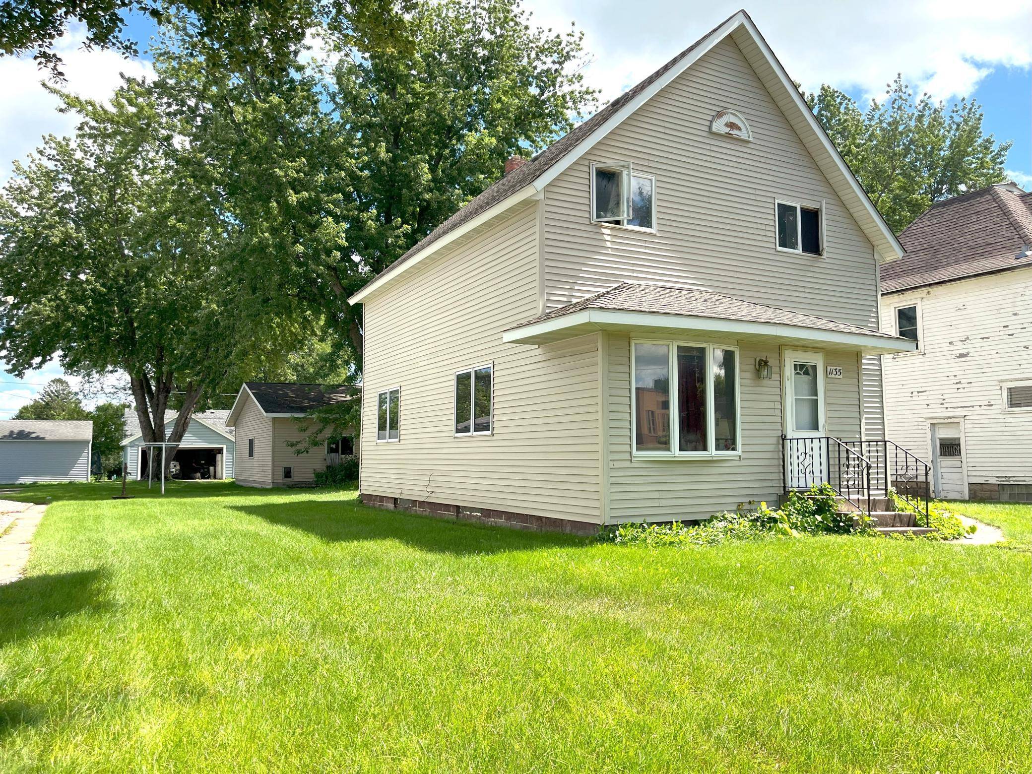 Gibbon, MN 55335,1135 Davis AVE