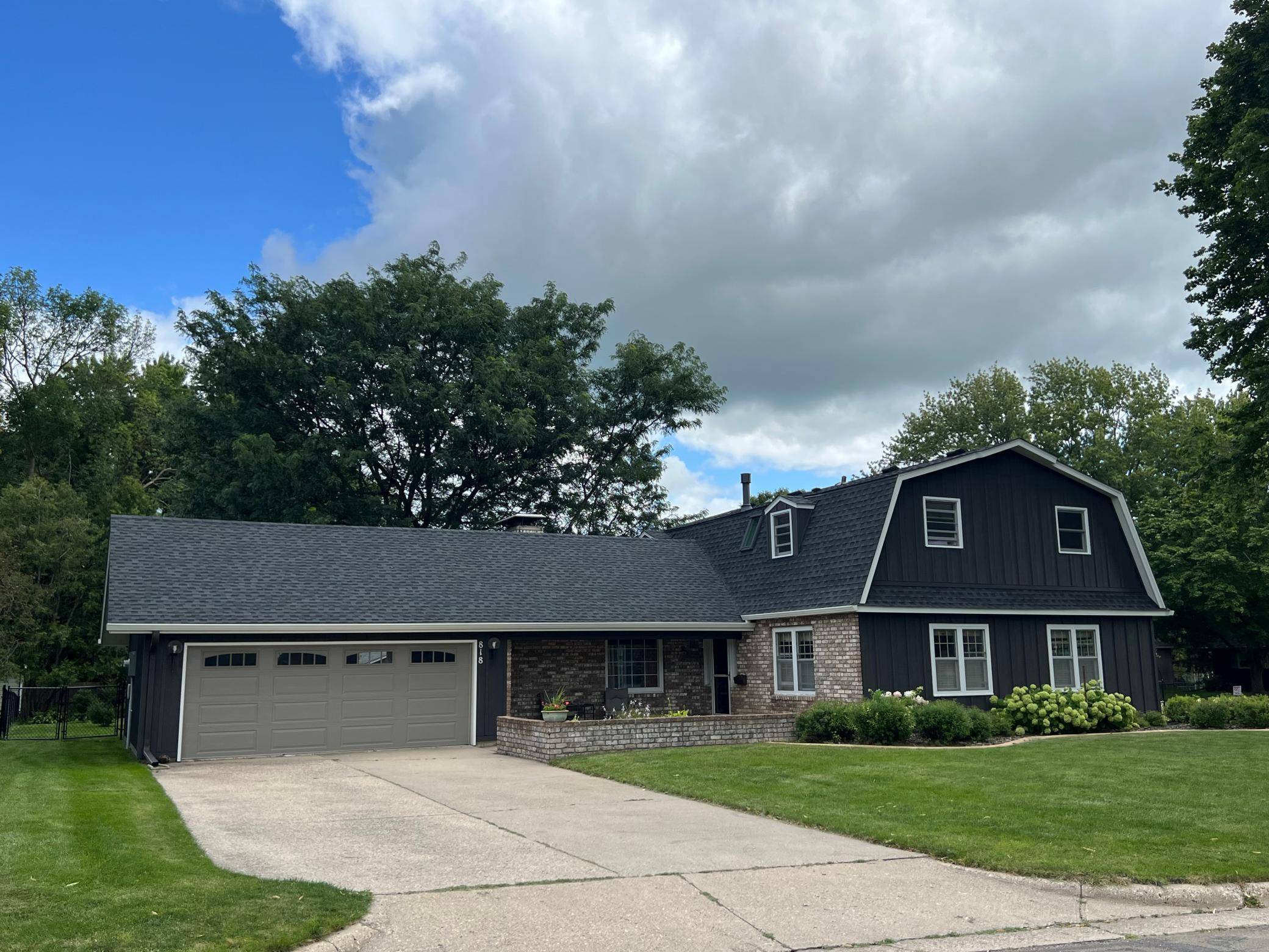 Owatonna, MN 55060,818 South ST