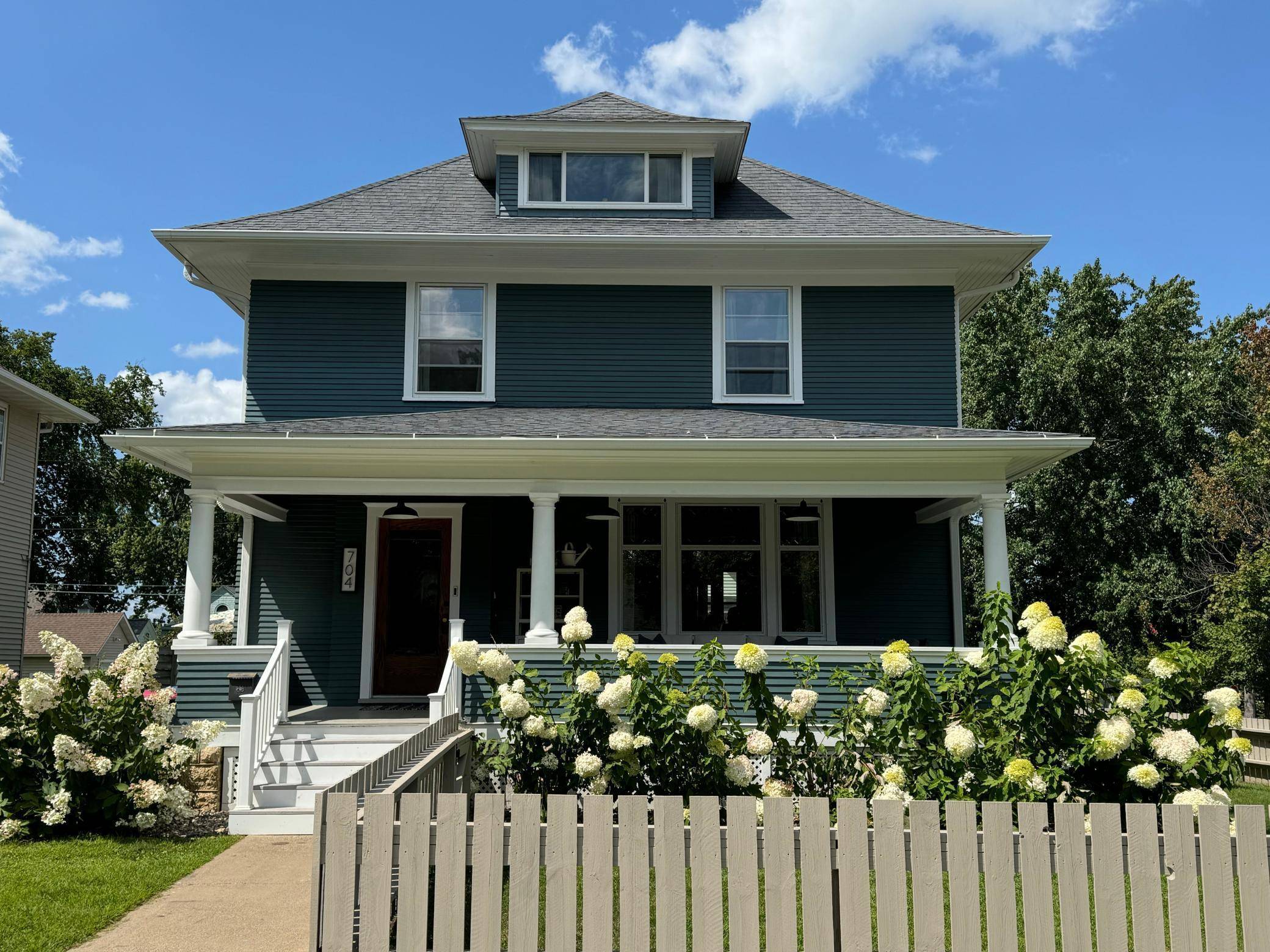 Red Wing, MN 55066,704 W 5th ST