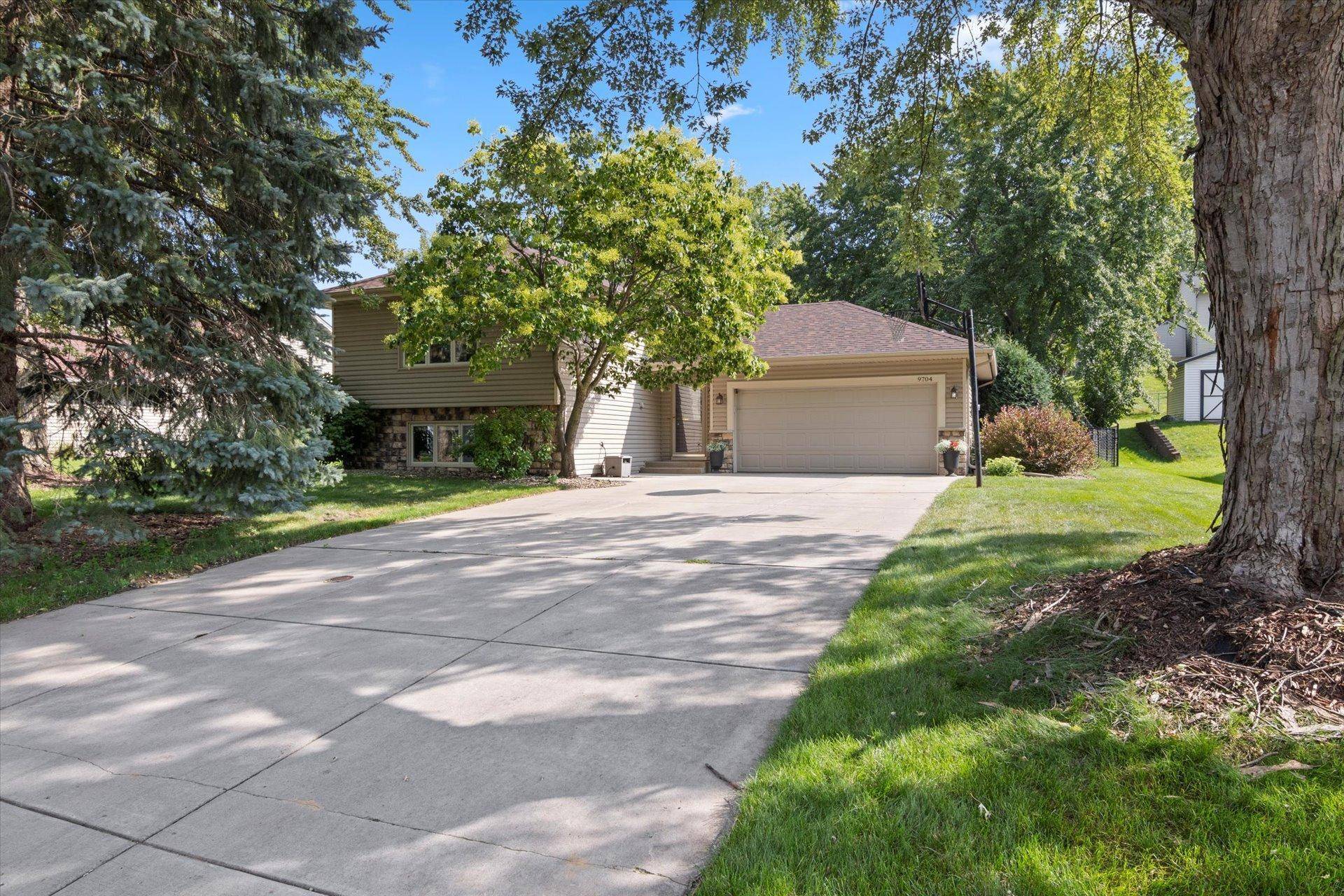 Lakeville, MN 55044,9704 172nd ST W