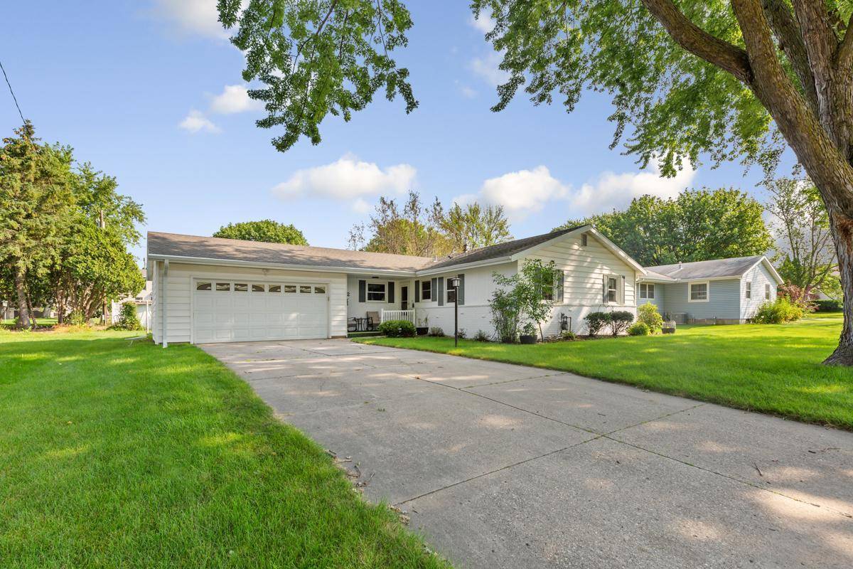 Owatonna, MN 55060,212 15th ST SW