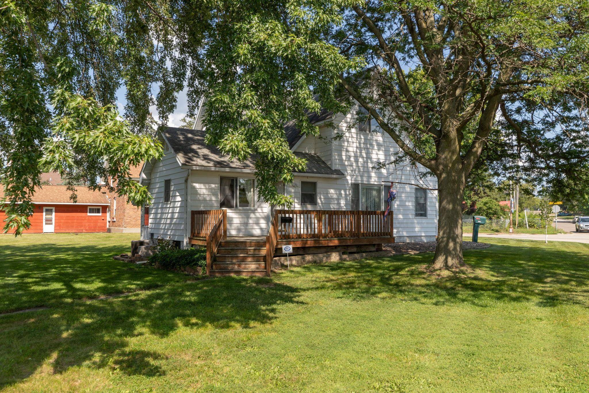 Wabasha, MN 55981,436 Pembroke AVE S