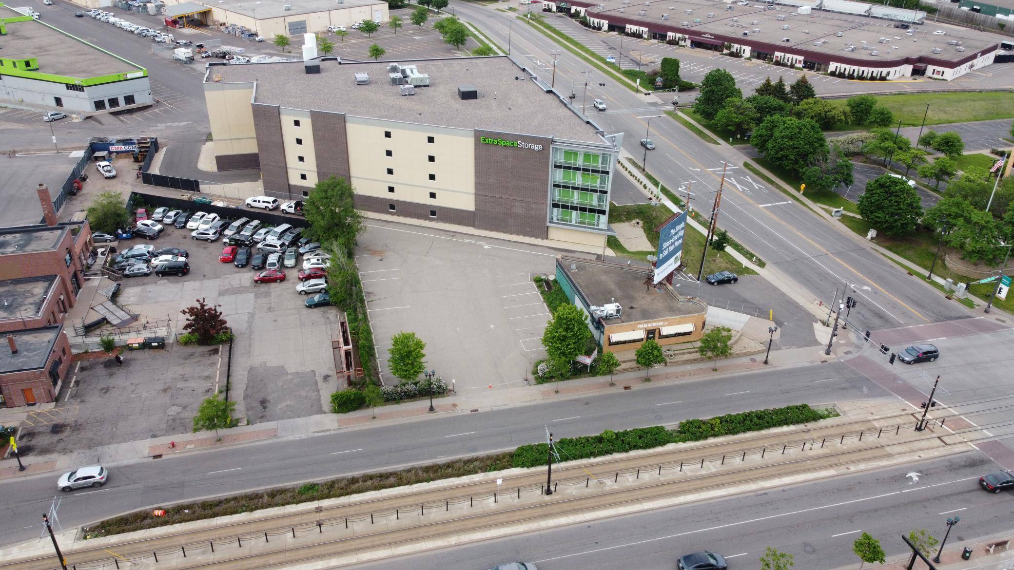 Saint Paul, MN 55114,2119 University AVE W
