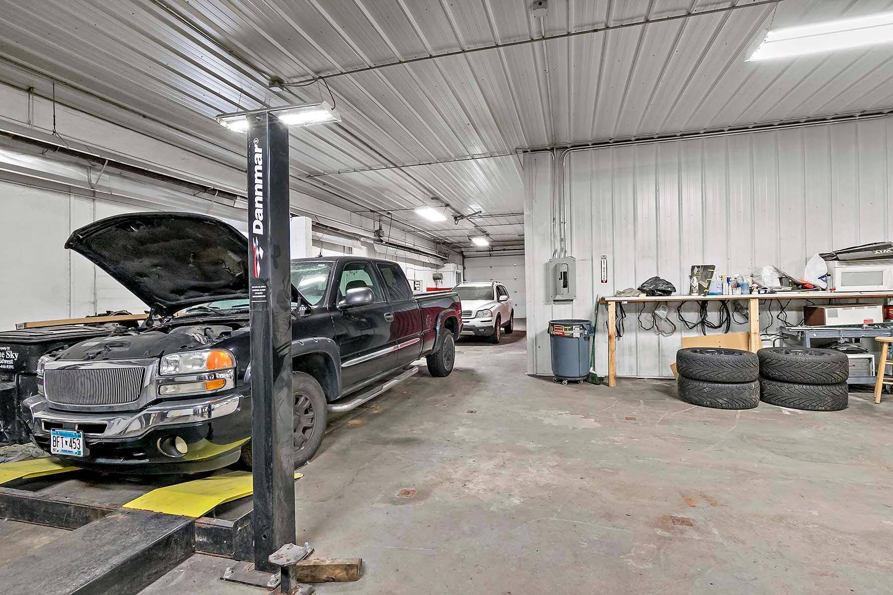 Norwood Young America, MN 55368,210 Railroad ST W