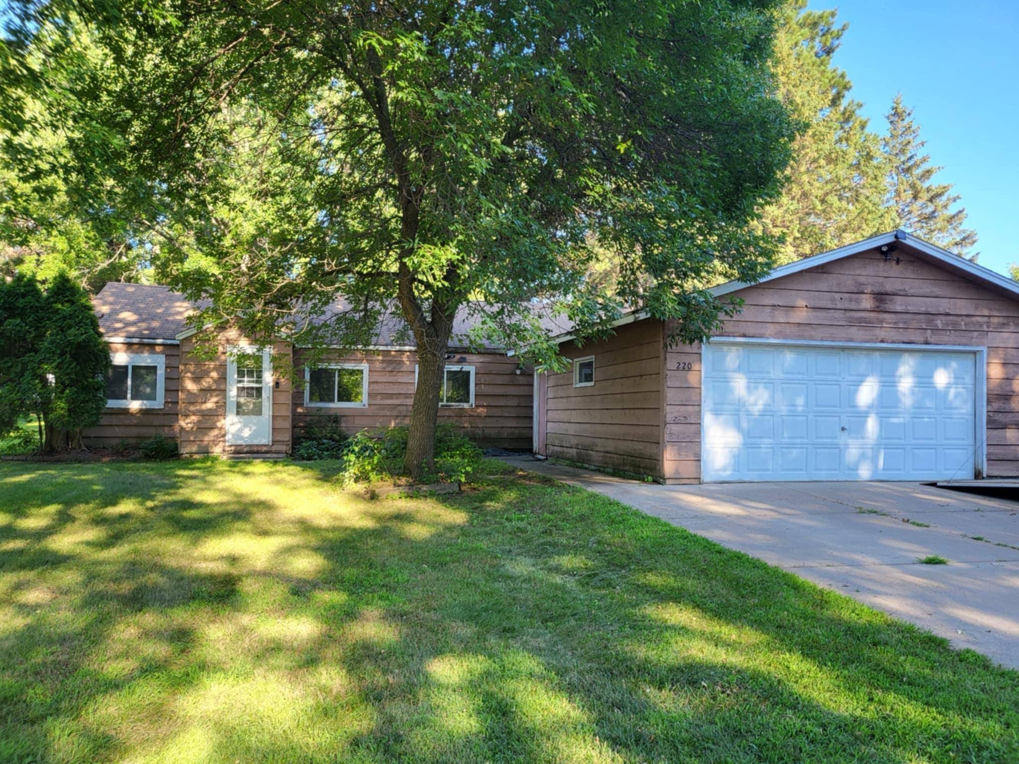 Isanti, MN 55040,220 Richard AVE SE