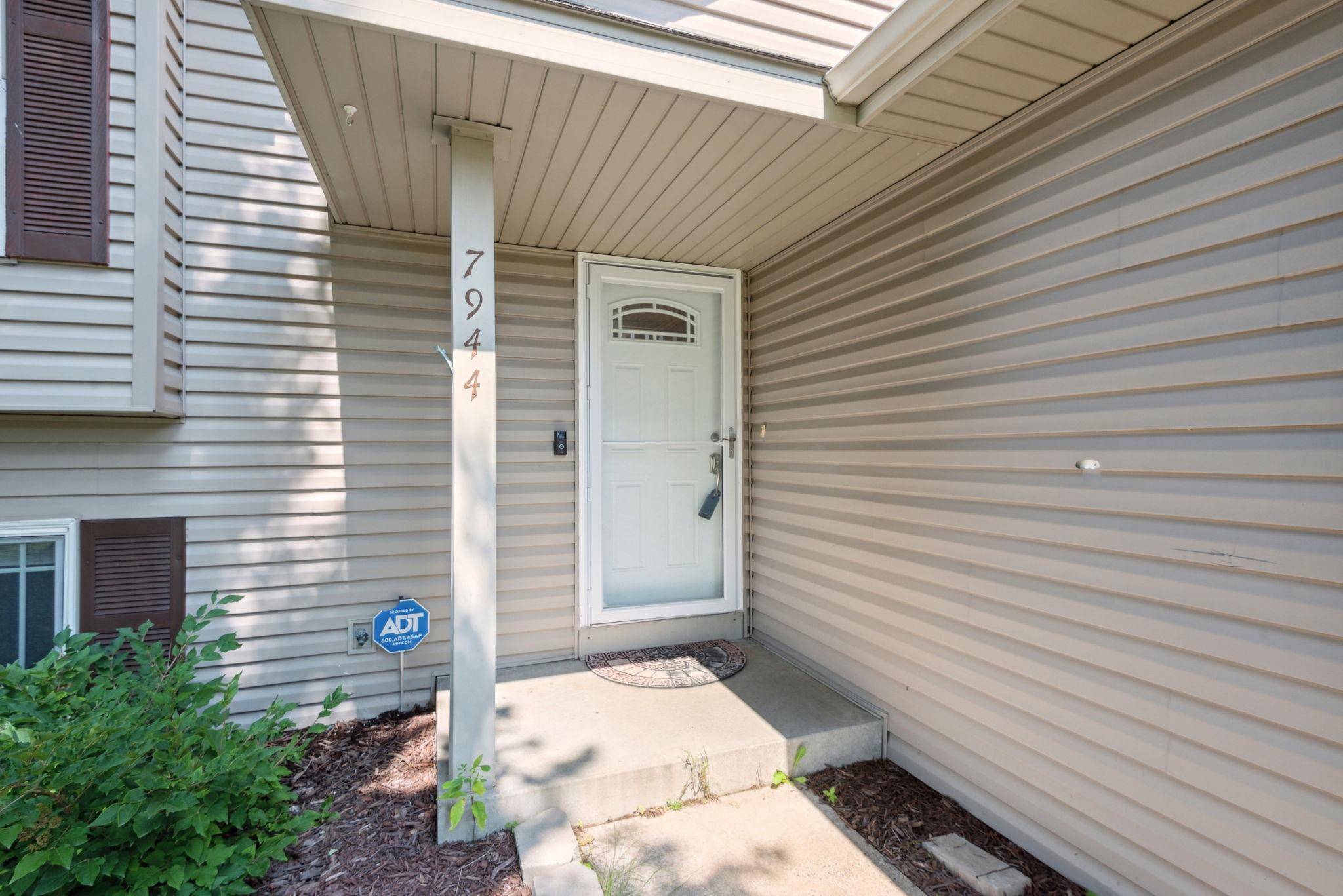 Woodbury, MN 55125,7944 Highpointe RD