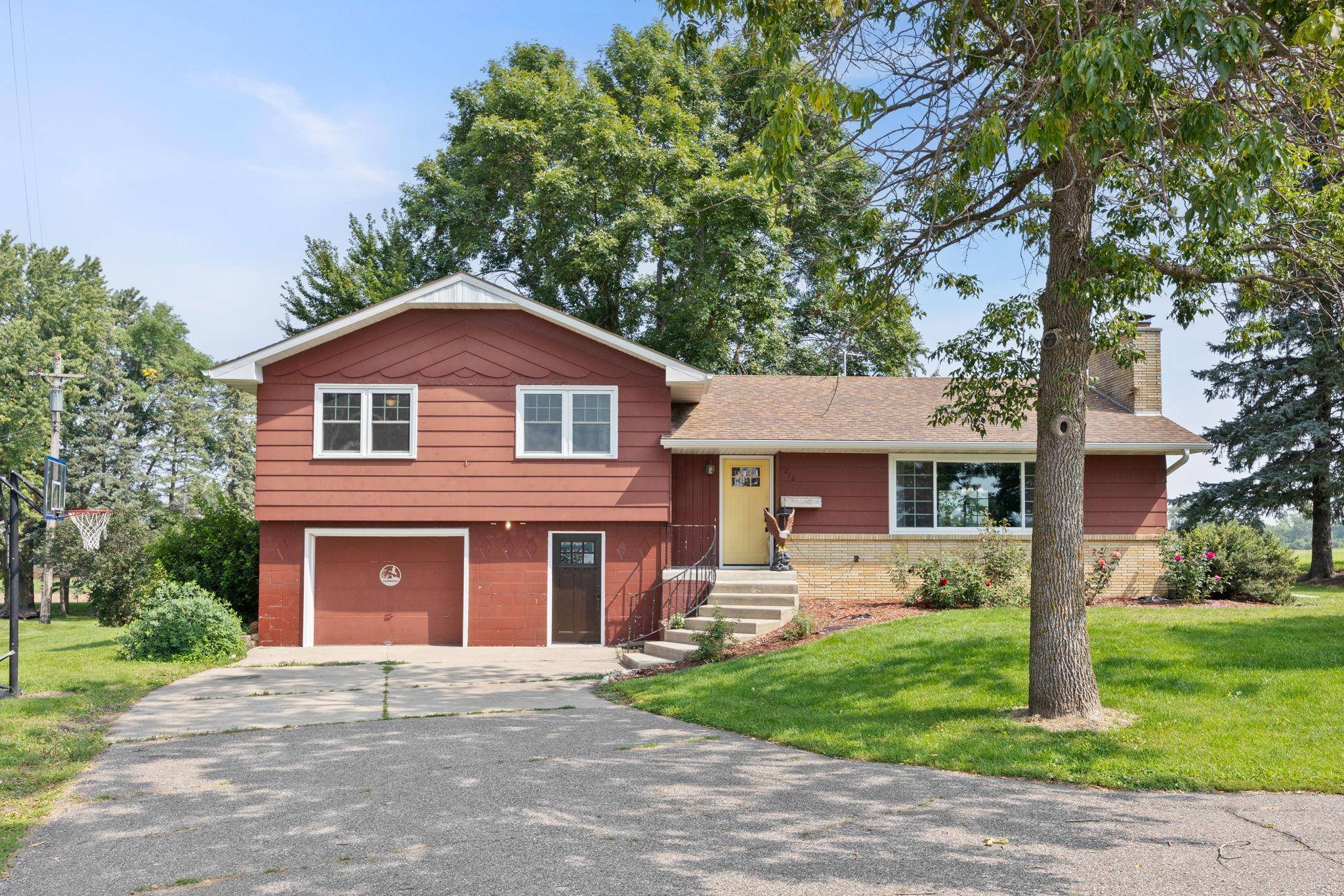 Silver Lake, MN 55381,212 Gehlen DR SE