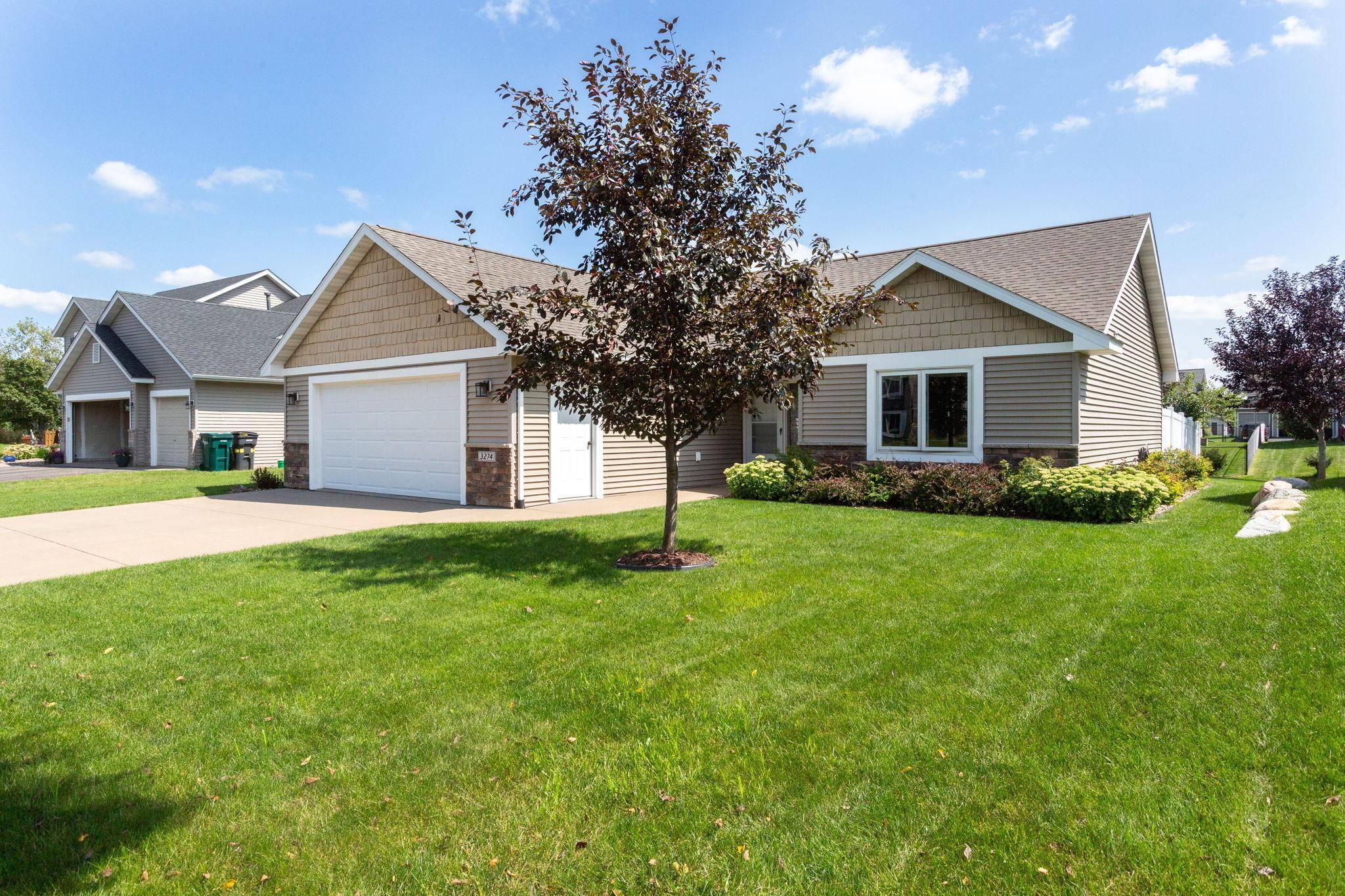 River Falls, WI 54022,3274 Sussex ST