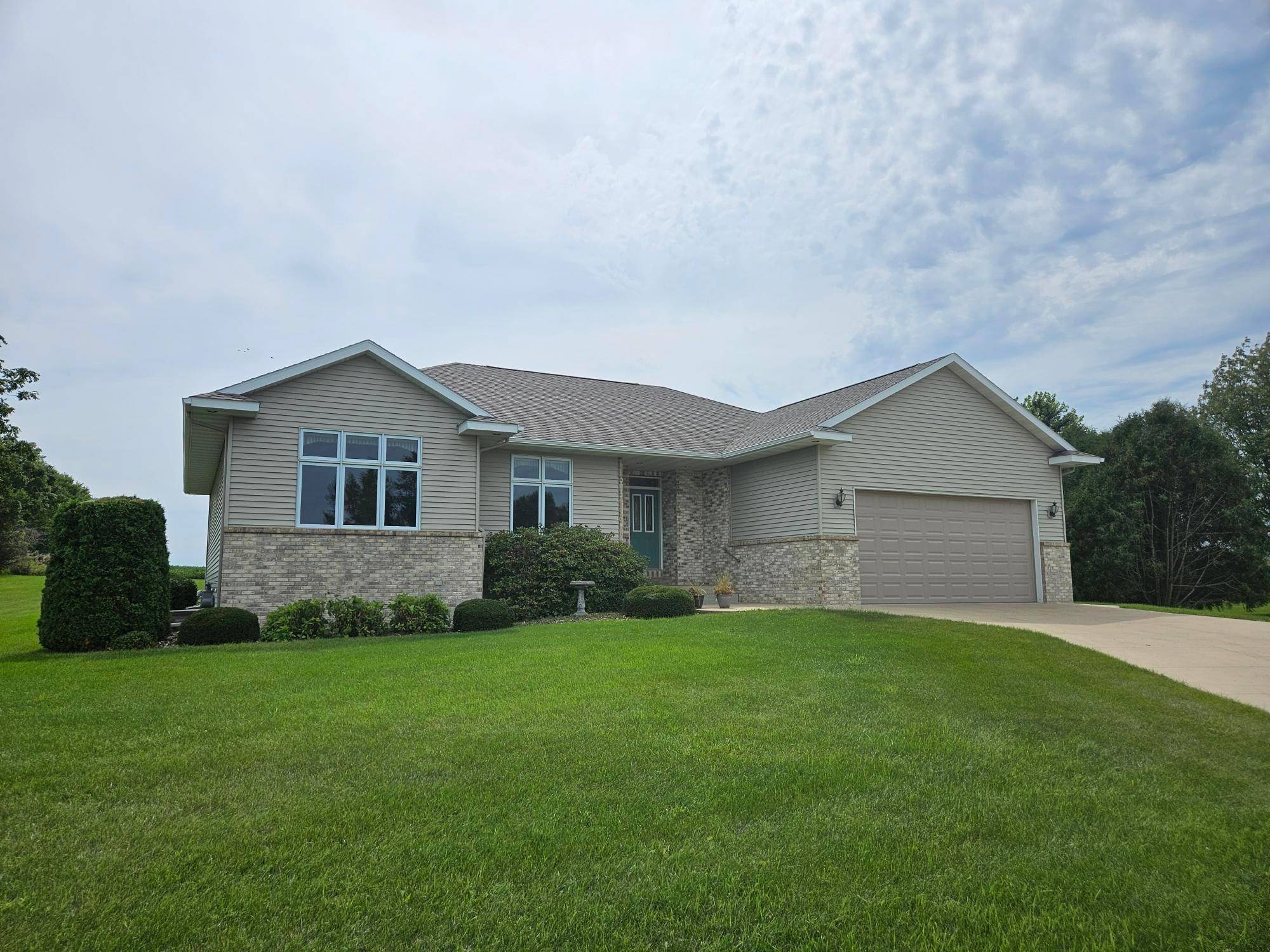 Spring Valley, MN 55975,816 Crestwood CT