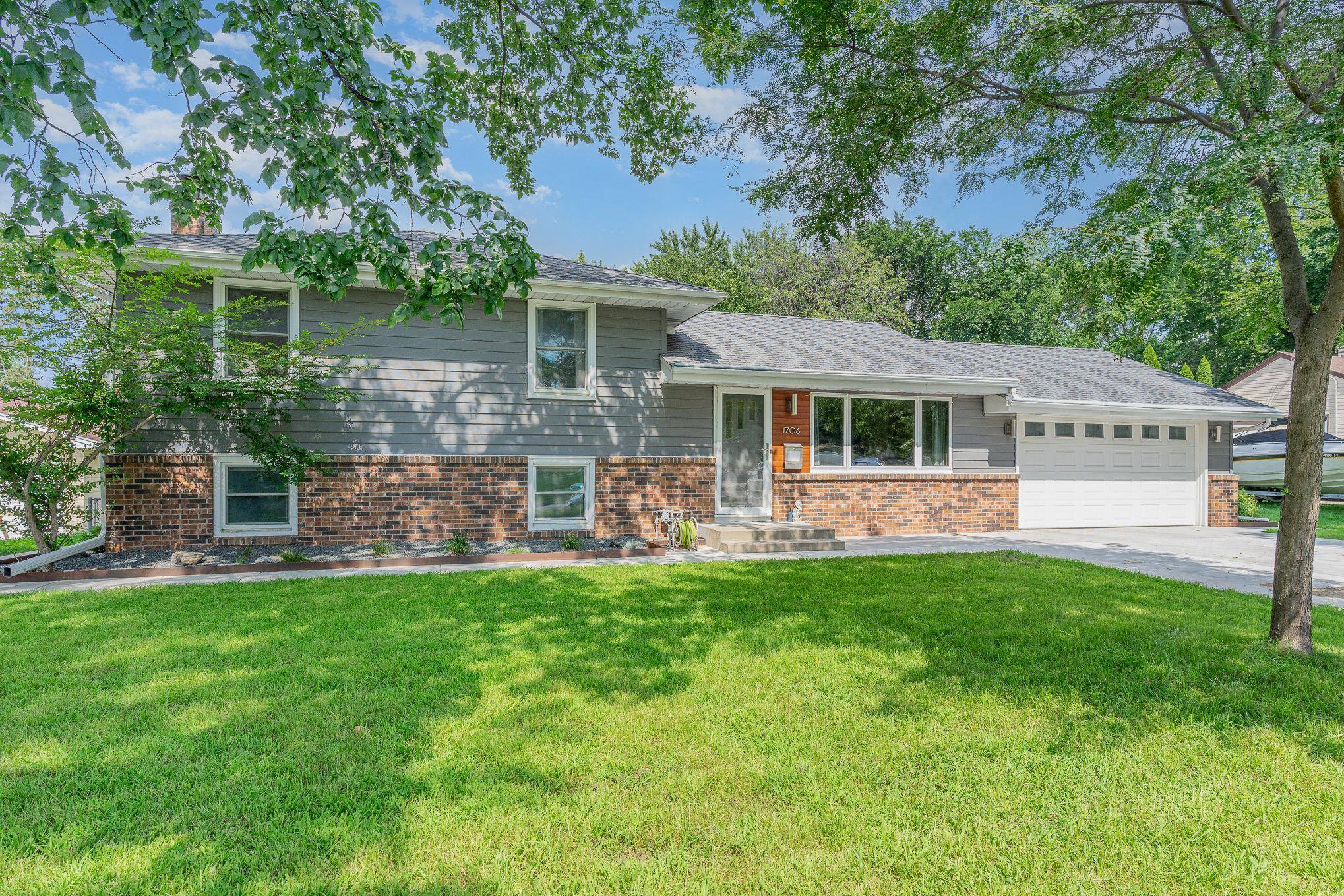 Bloomington, MN 55431,1706 W 90th ST