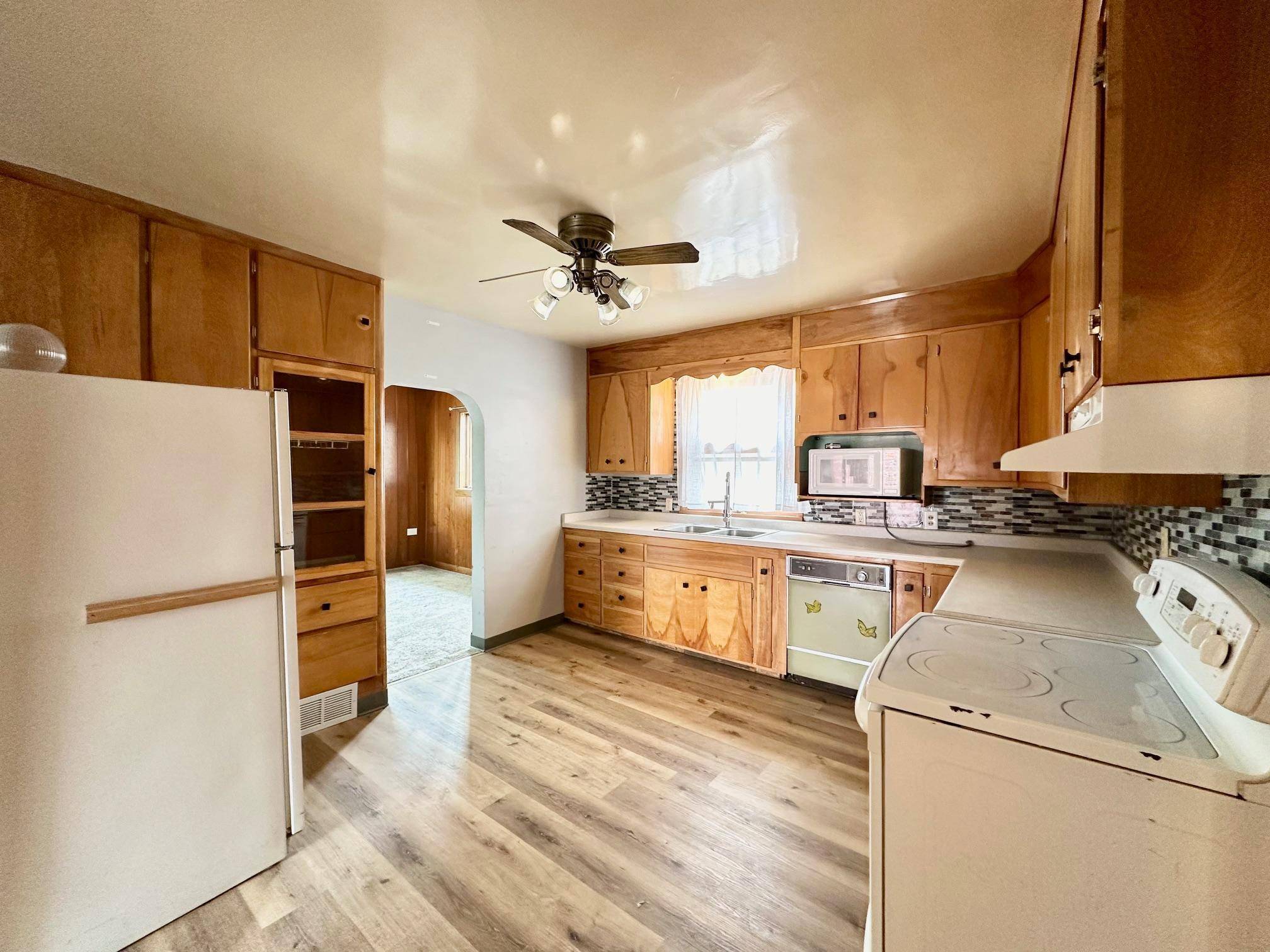Nashwauk, MN 55769,515 1st ST