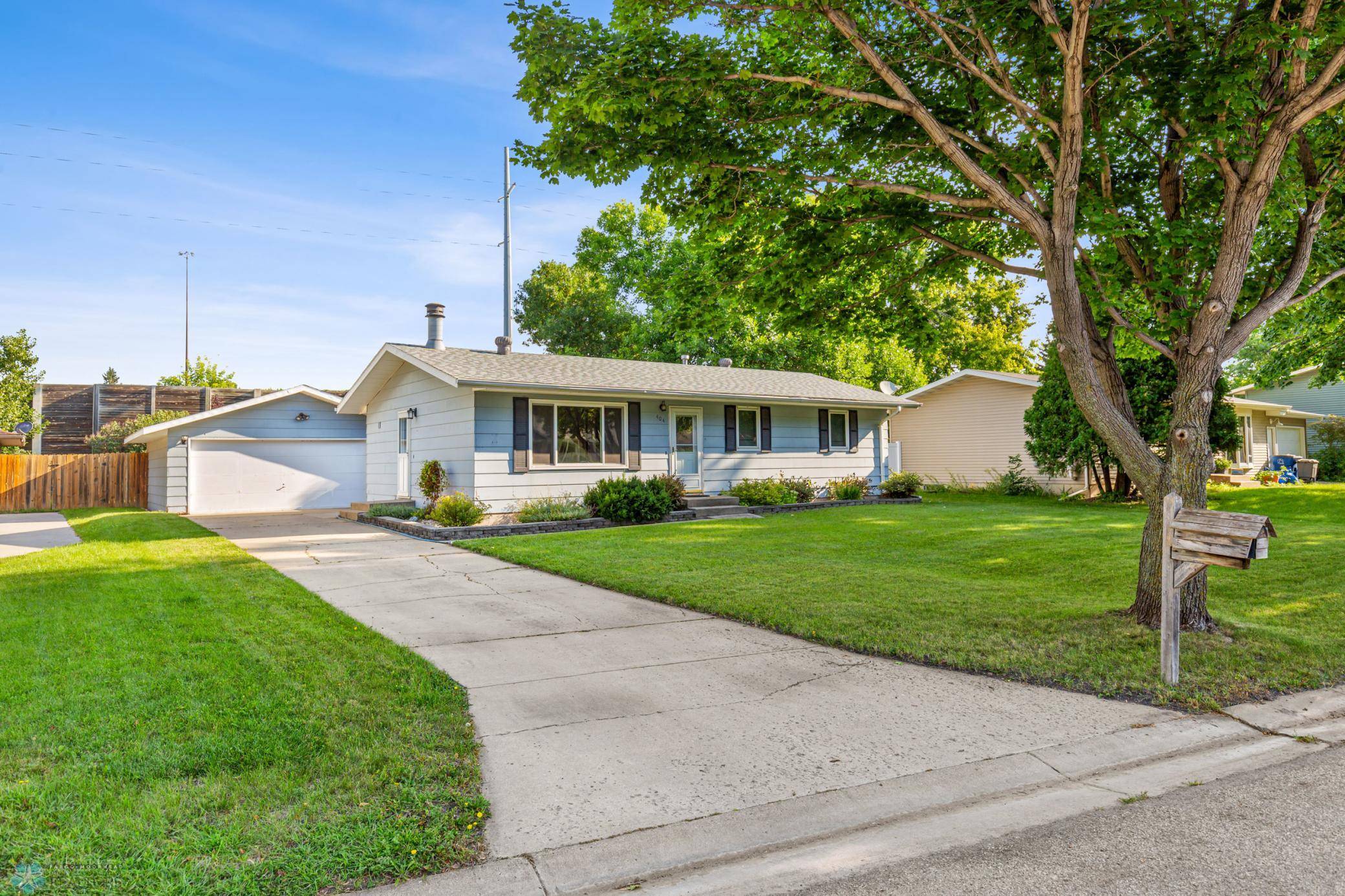 Moorhead, MN 56560,404 Brook AVE