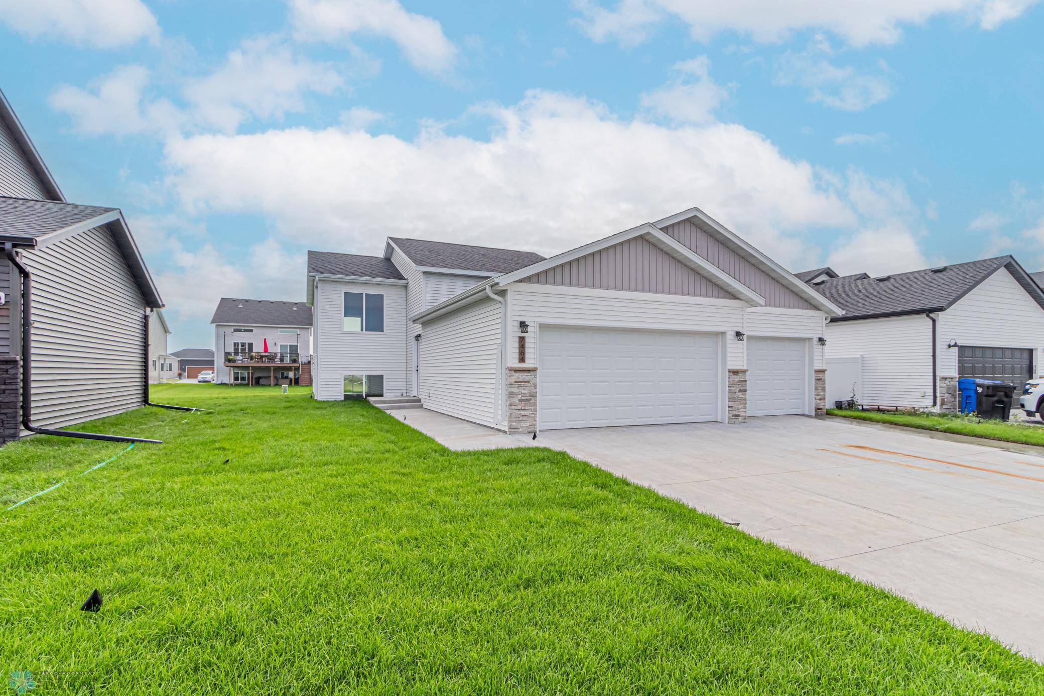 Fargo, ND 58104,7464 20th ST S