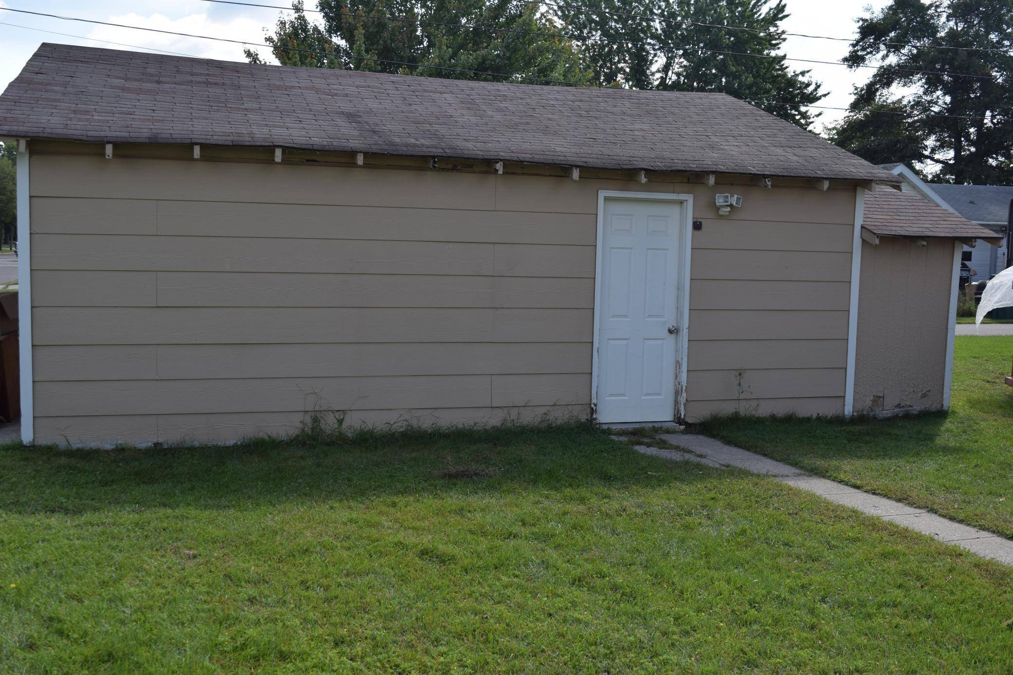 Staples, MN 56479,502 5th ST SE