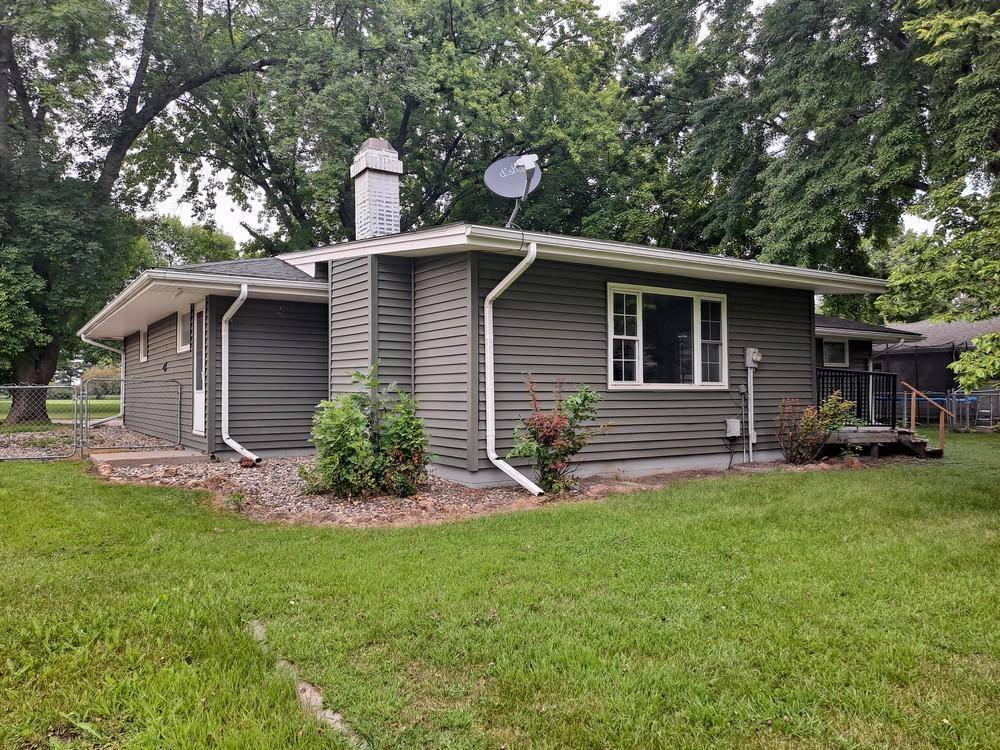 Hutchinson, MN 55350,126 N High DR NE