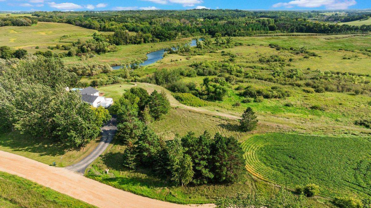 Fergus Falls, MN 56537,XXXX Riverside Dr.