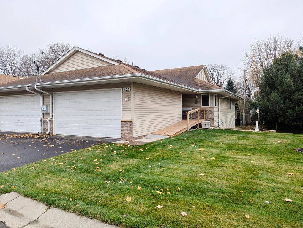 New Brighton, MN 55112,833 White Oak CT