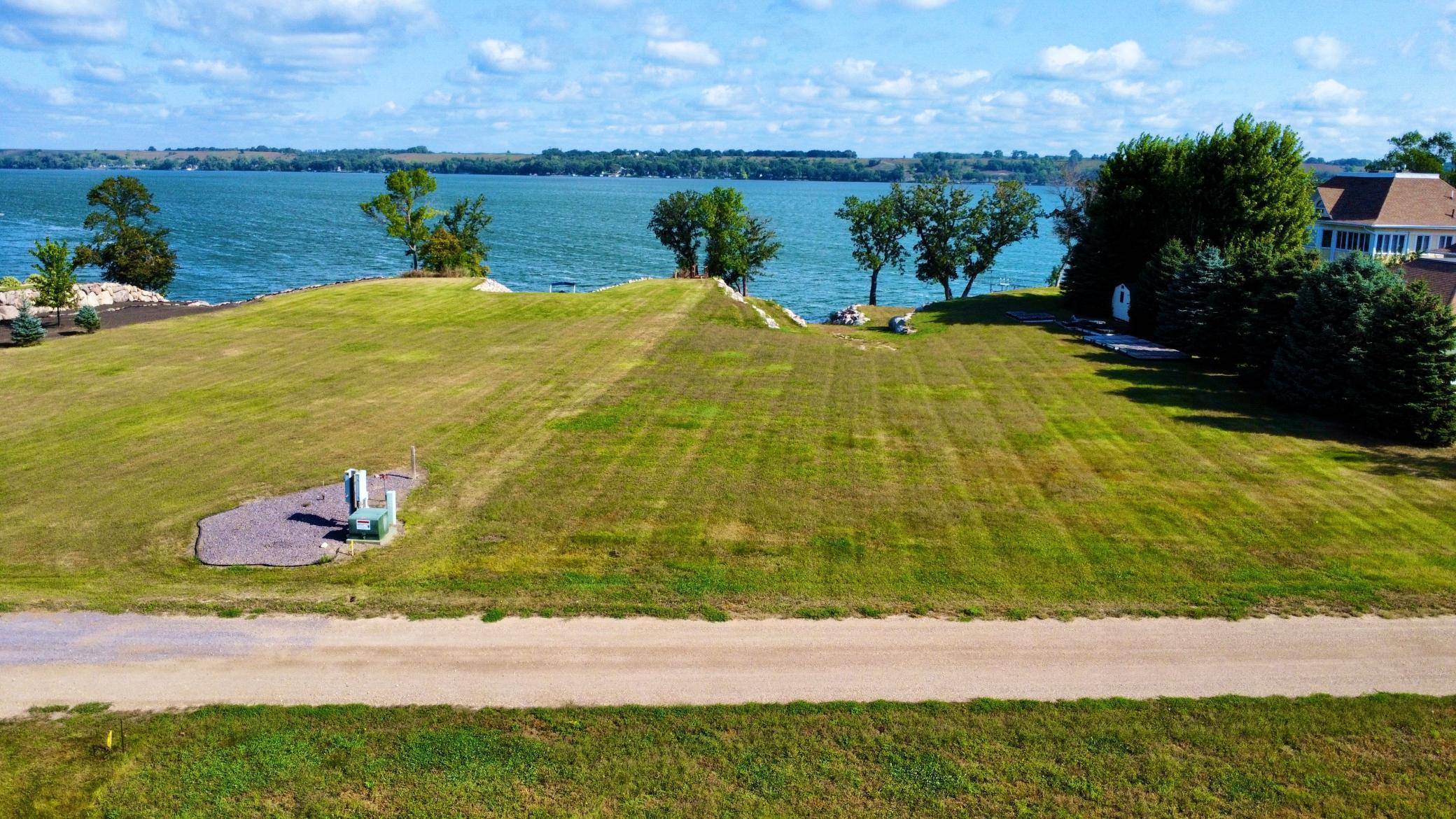 Big Stone City, SD 57216,48070 Oak Bay DR