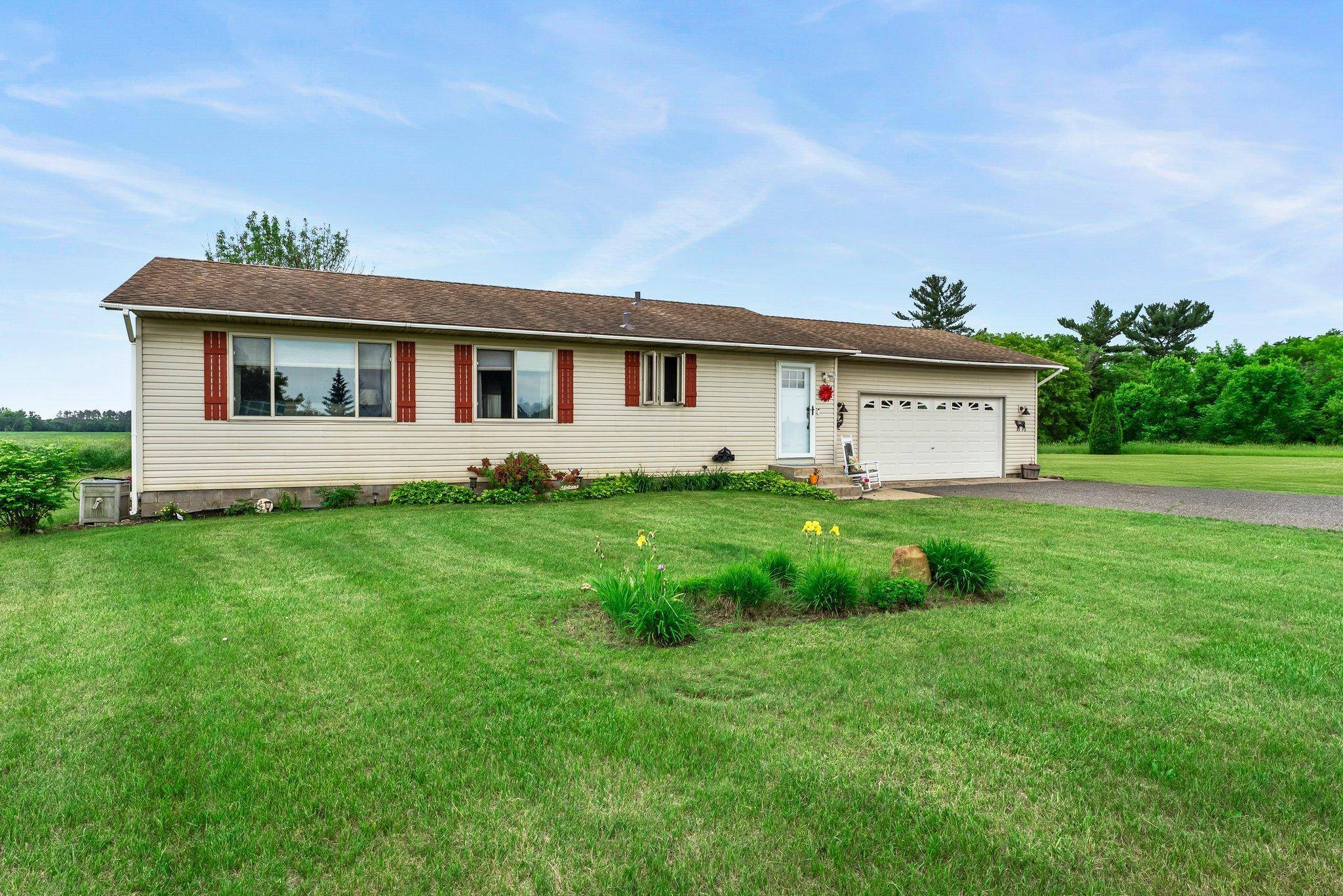 North Branch, MN 55056,7702 County Road 5 NE