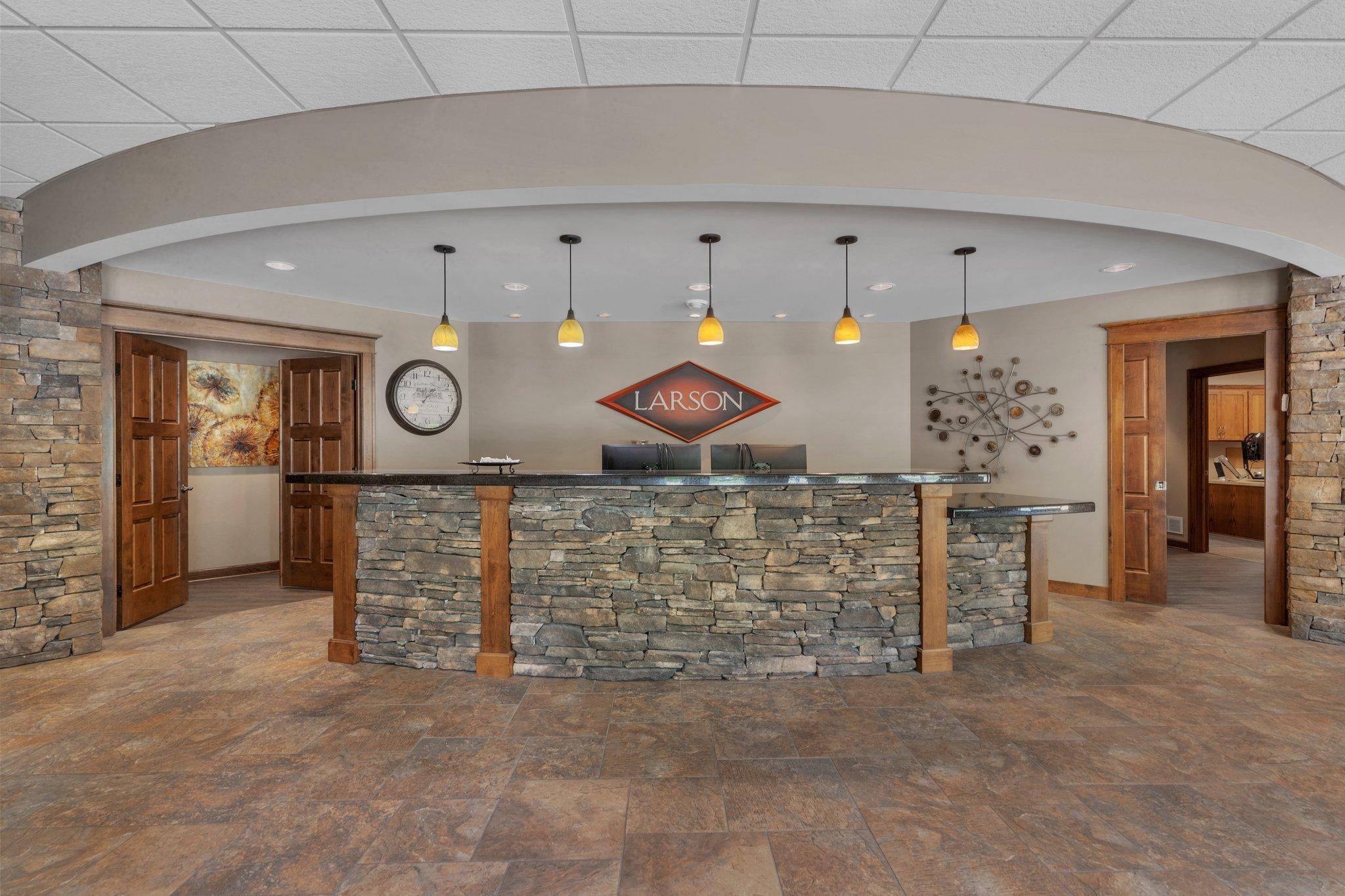 Hutchinson, MN 55350,640 Adams ST SE