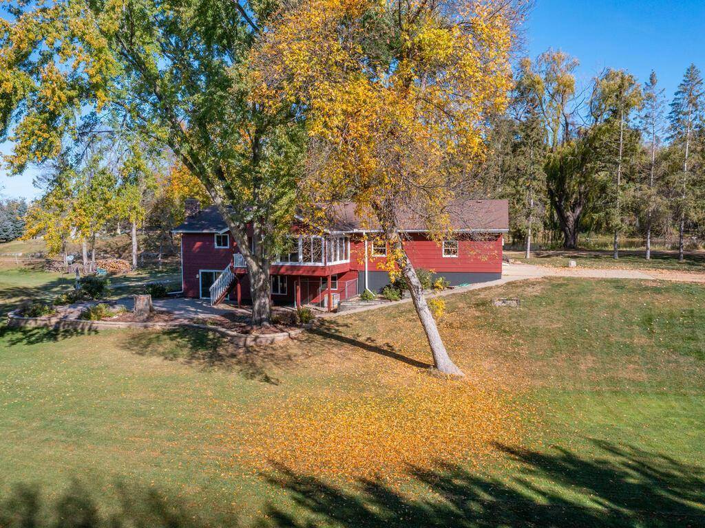 Waconia, MN 55387,9260 Lynn Wood RD