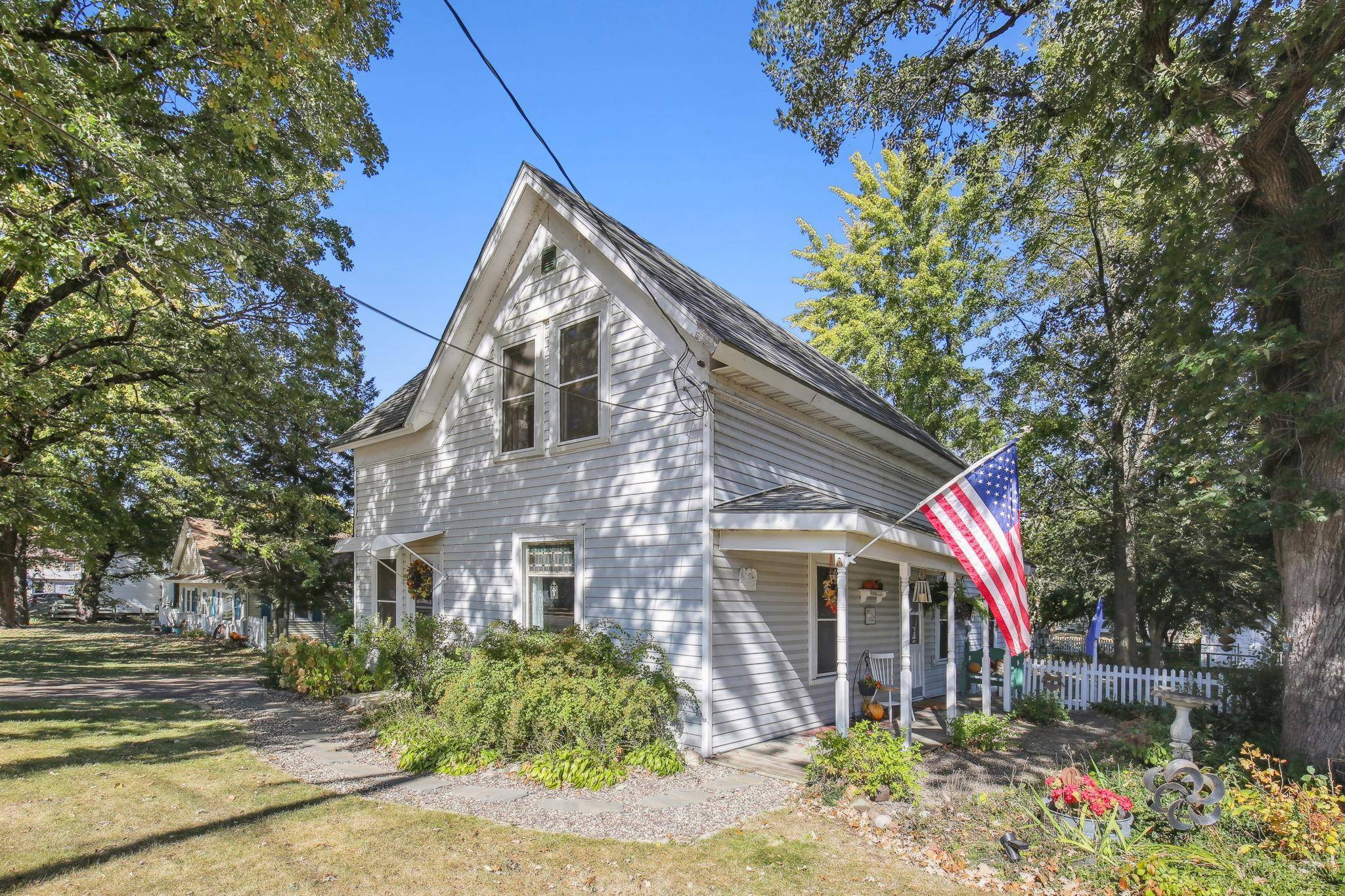 Monticello, MN 55362,431 E Broadway ST