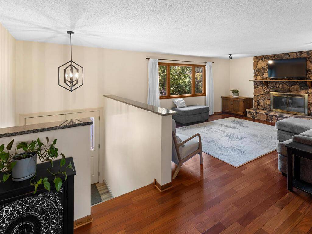 Minnetonka, MN 55345,4321 Williston RD