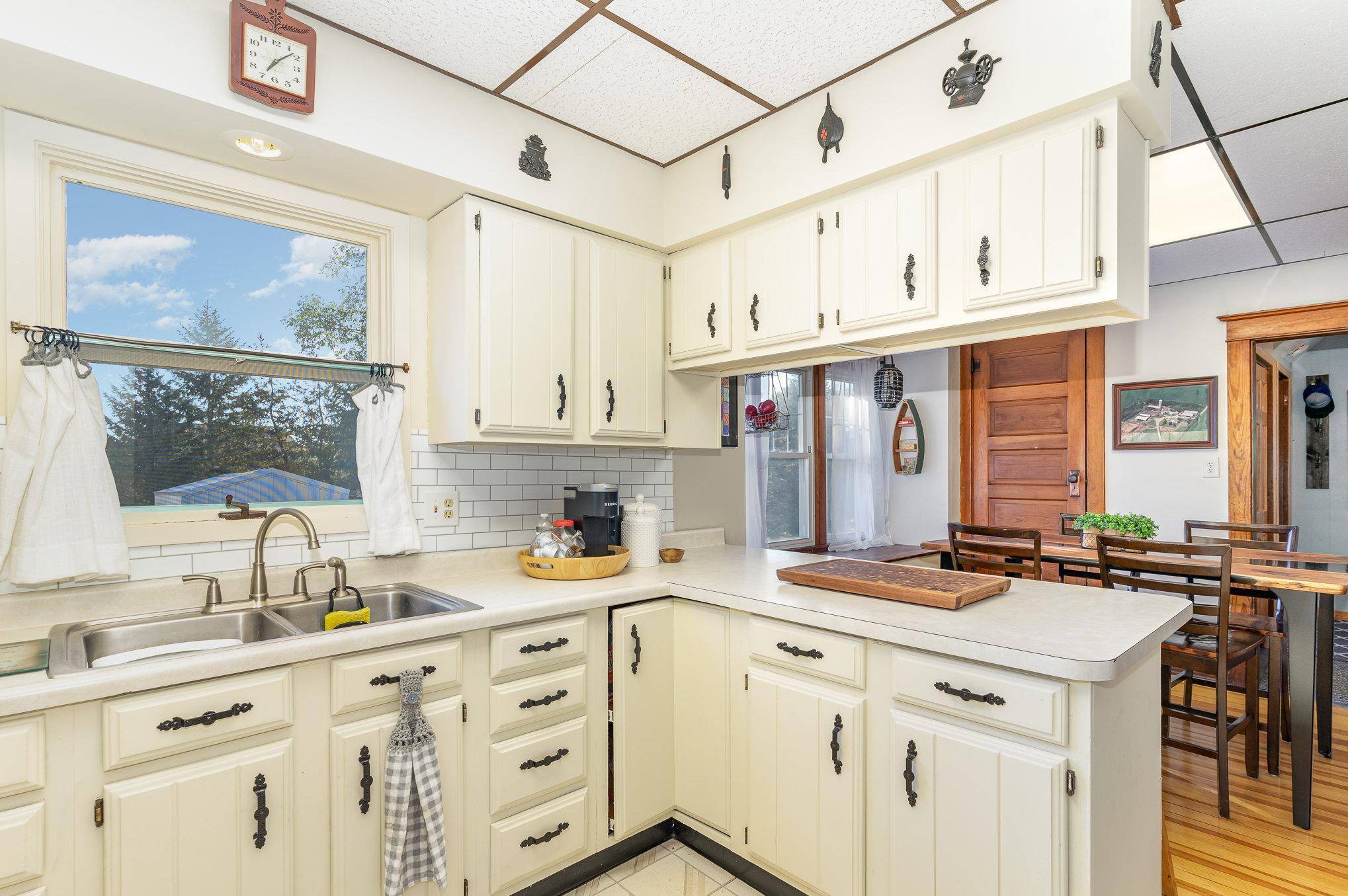 Waterville, MN 56096,319 Mill ST S