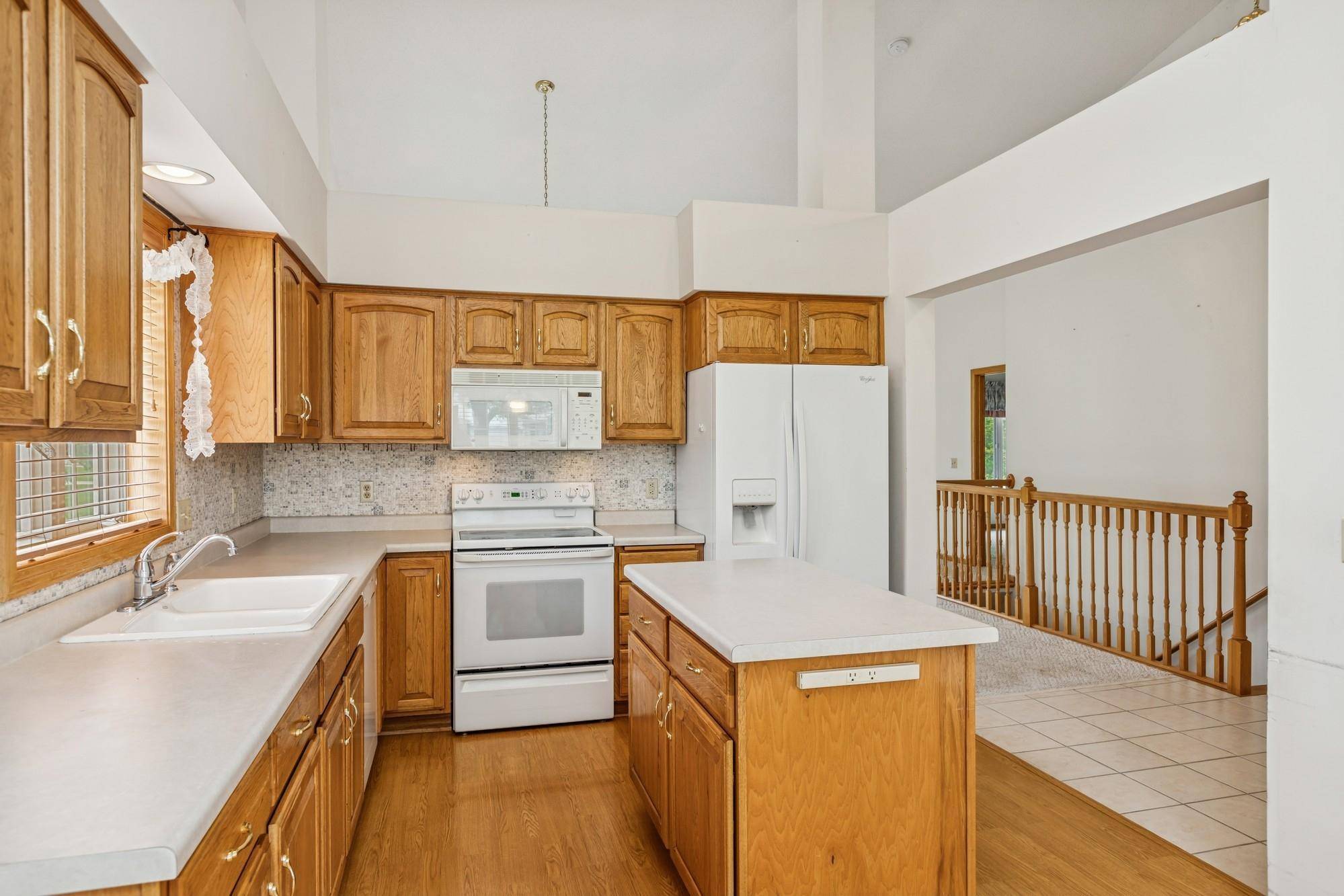 Woodbury, MN 55125,7565 Teal RD