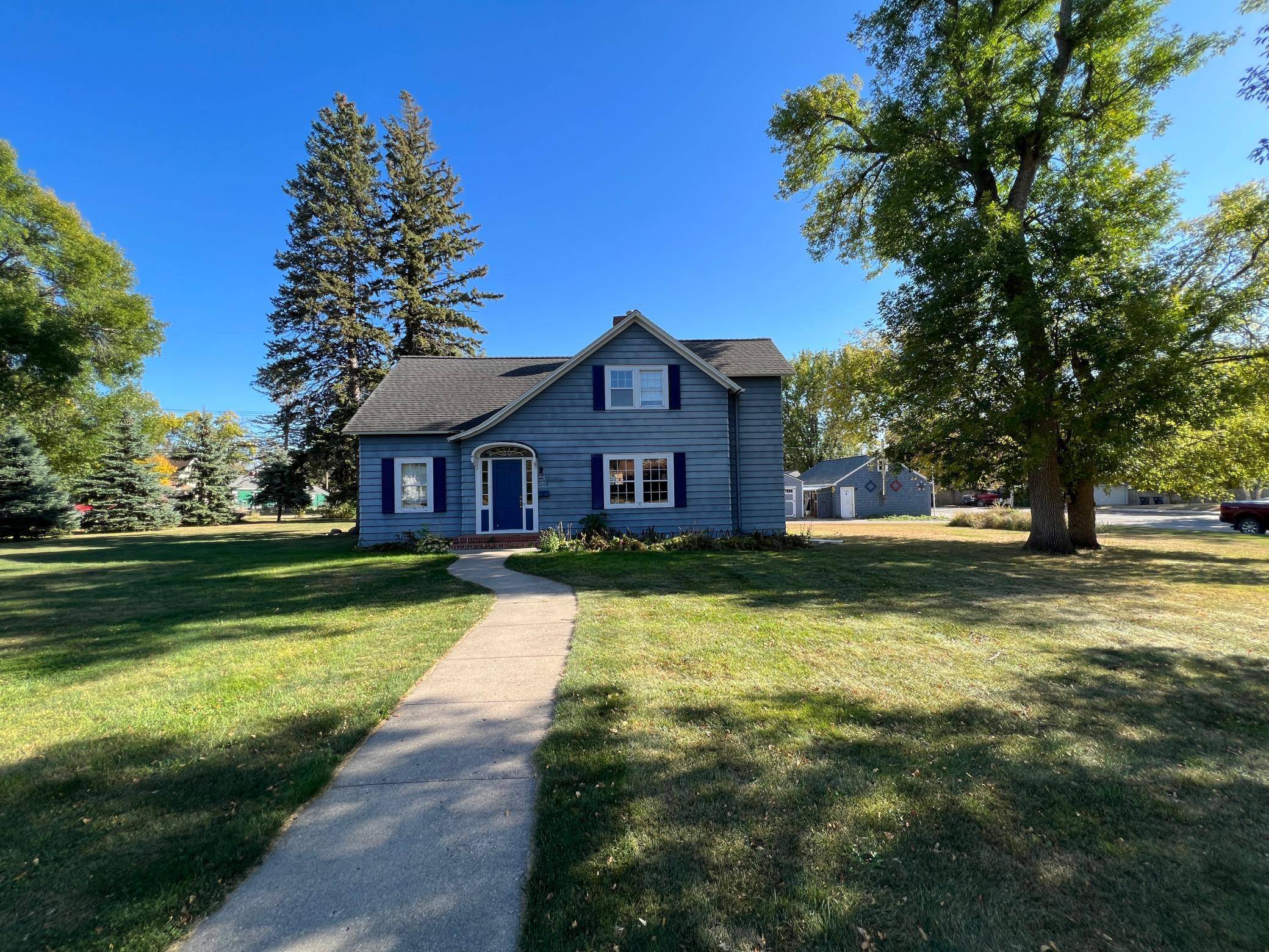 Morris, MN 56267,209 W 5th ST