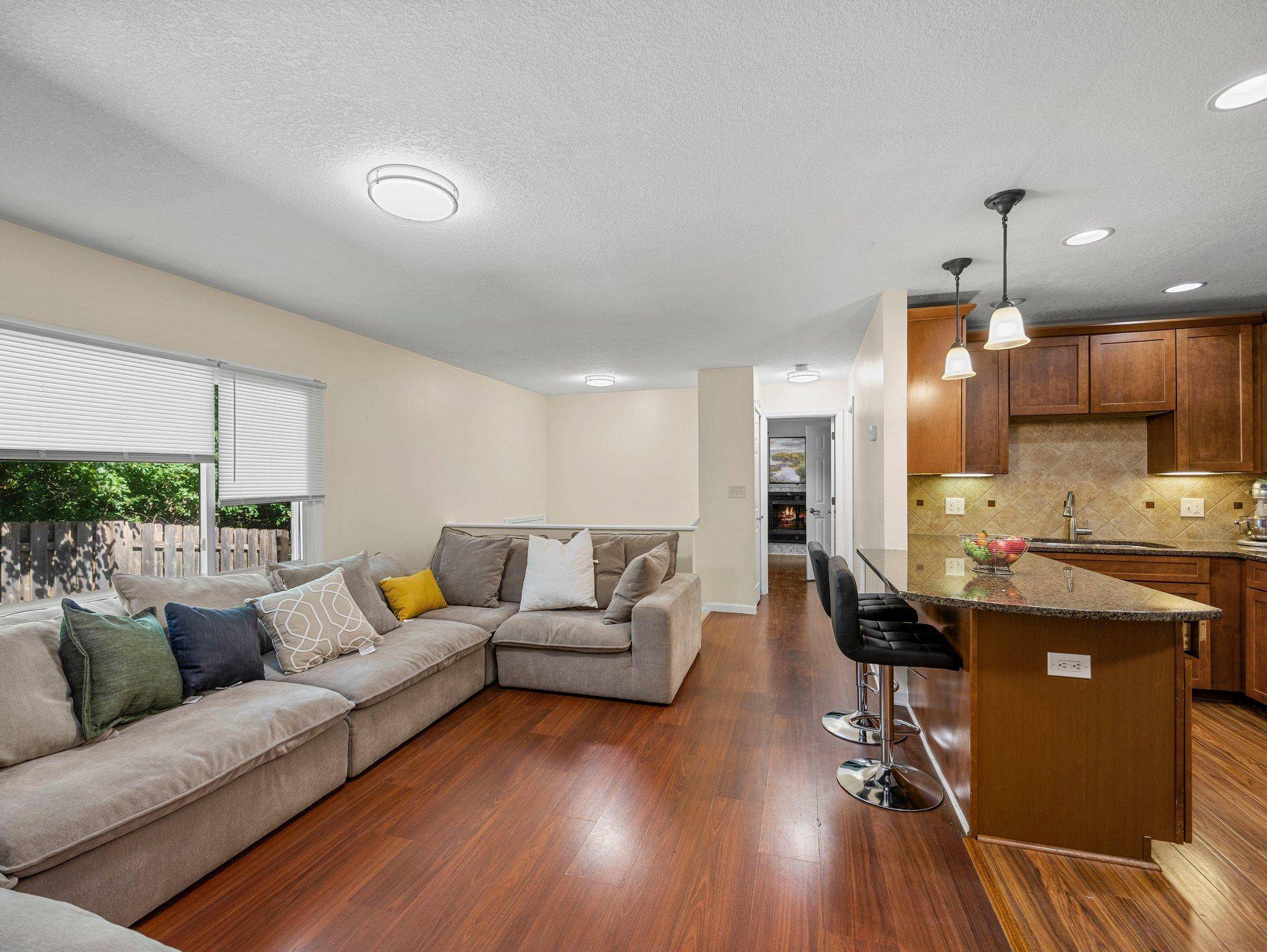 Eagan, MN 55122,1544 Greenwood CT N