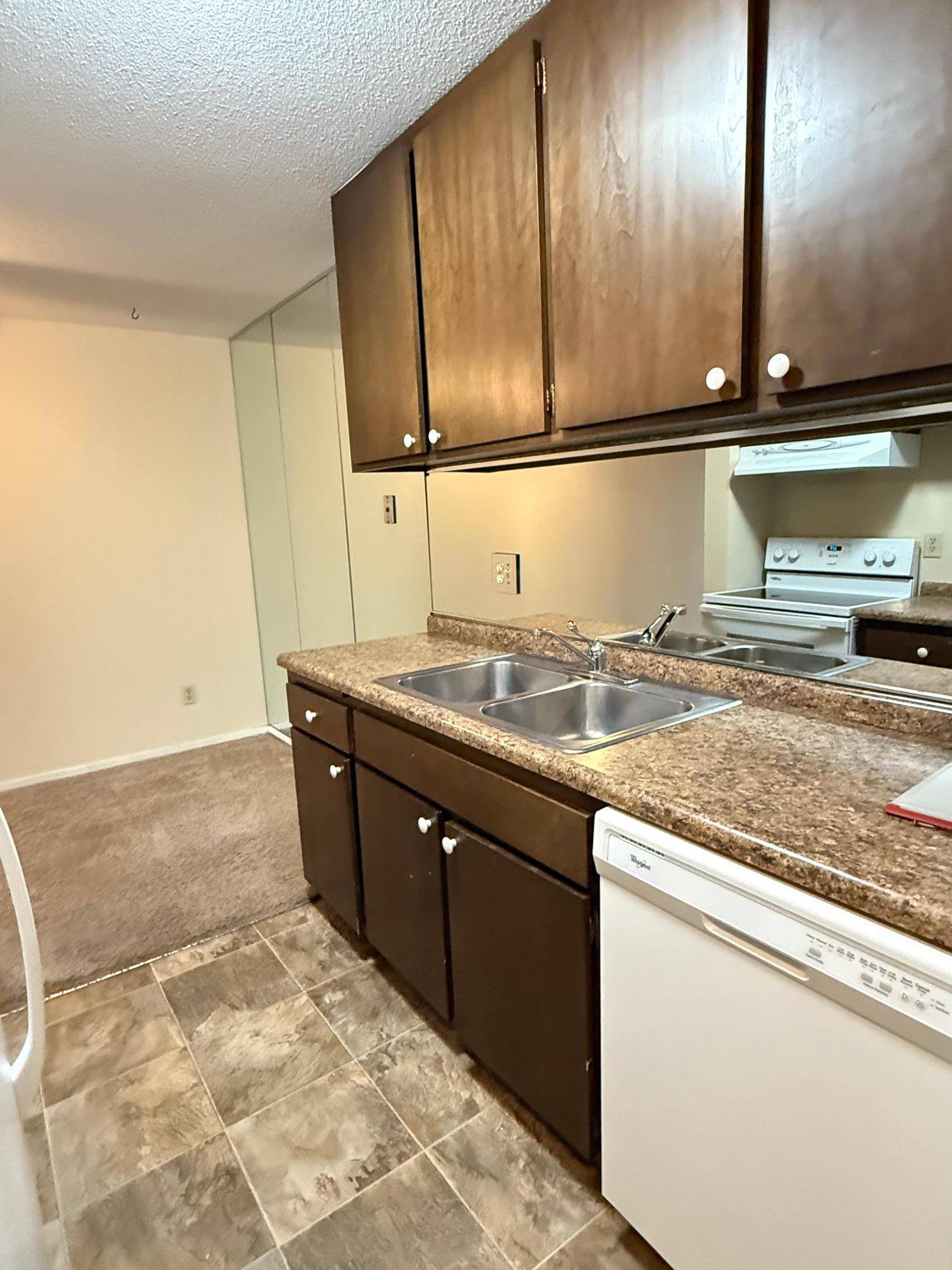 Roseville, MN 55113,2800 Hamline AVE N #112
