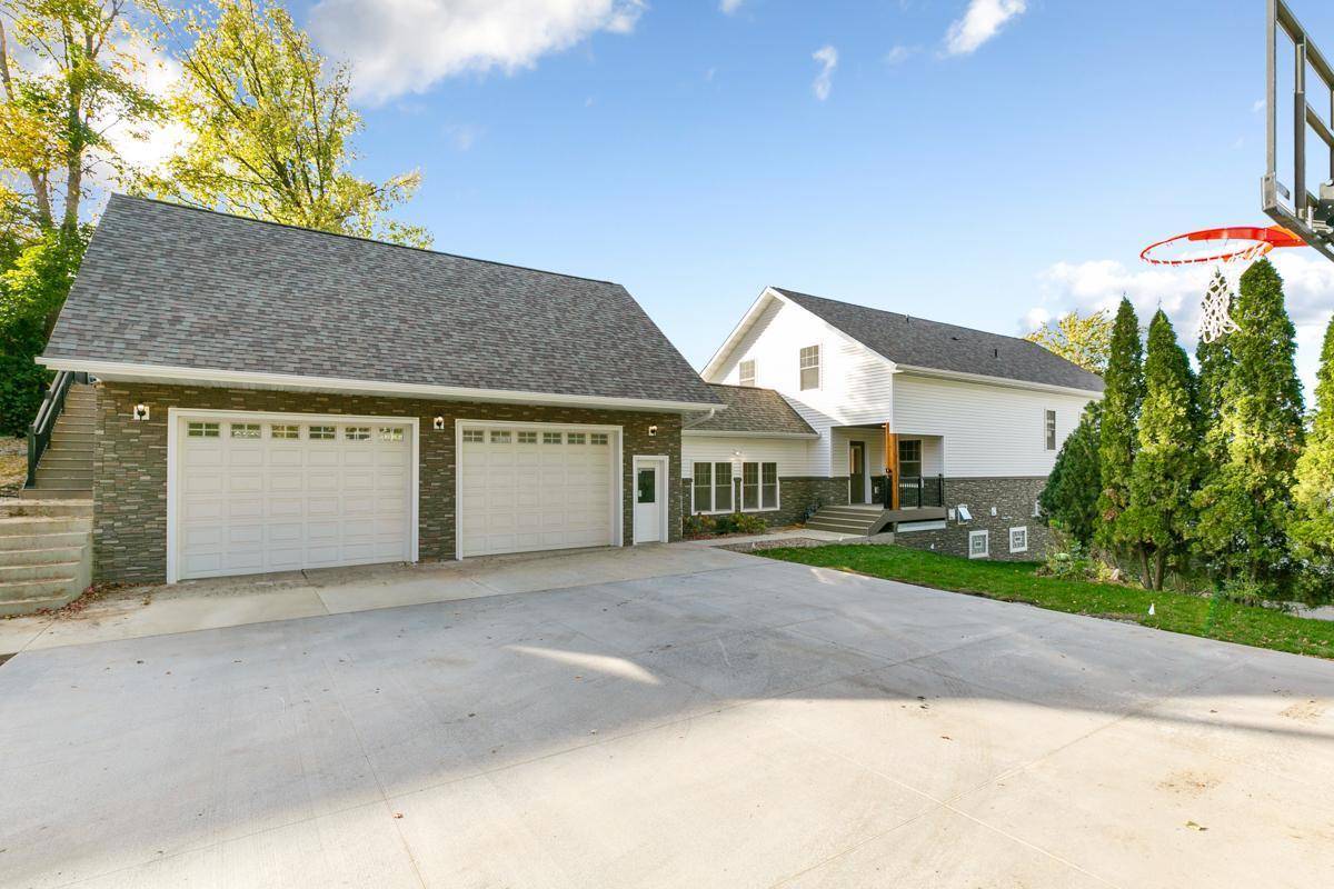 Prior Lake, MN 55372,17394 Sunset TRL SW