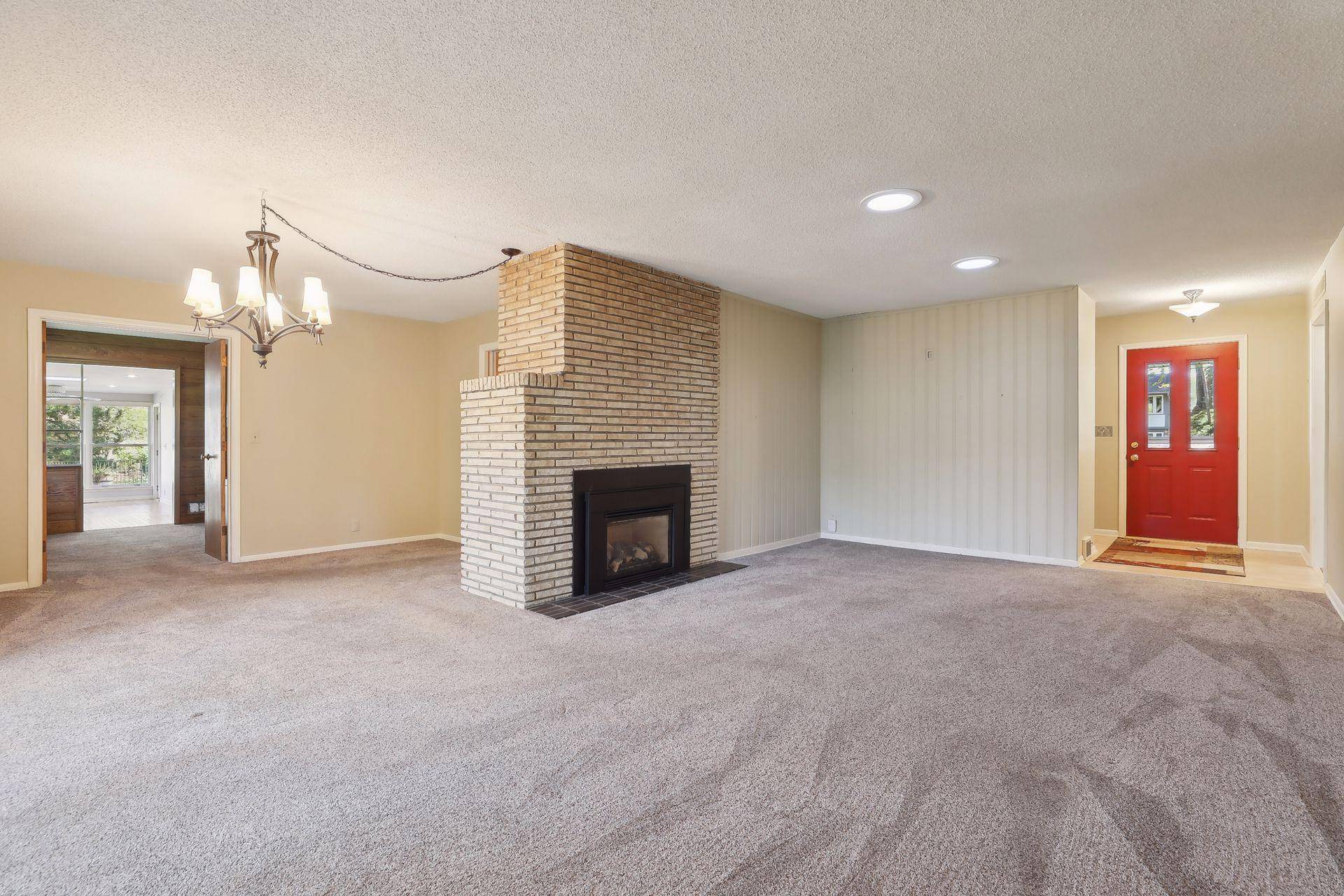 Hopkins, MN 55305,703 S Drillane RD