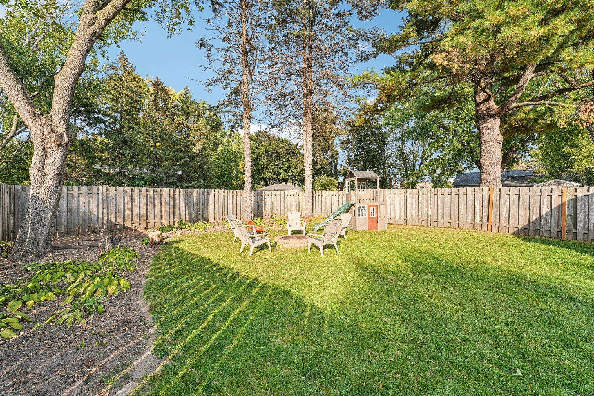 White Bear Lake, MN 55110,1999 6th ST