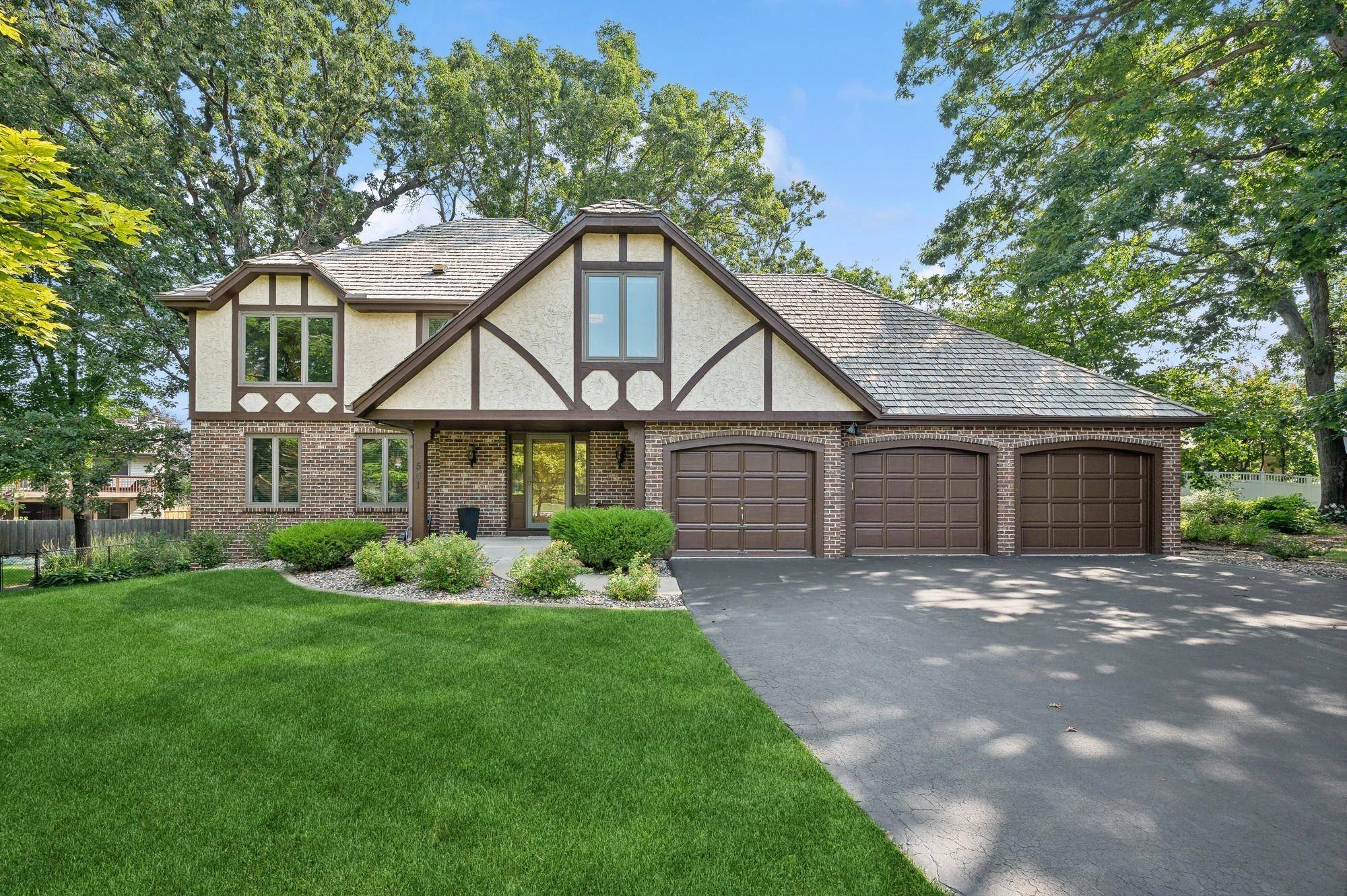 Golden Valley, MN 55422,501 Valleywood CIR