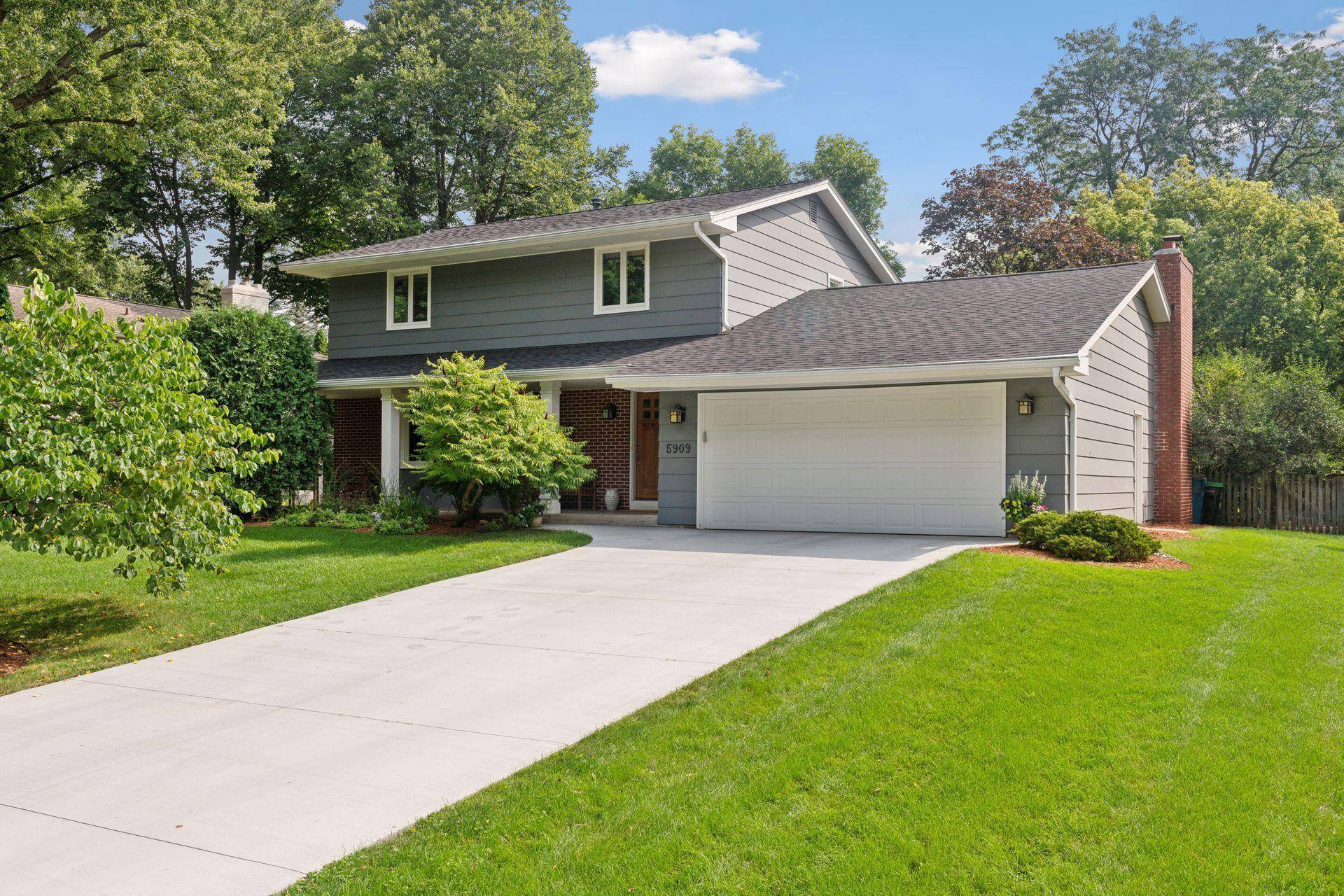 Edina, MN 55436,5909 Walnut DR