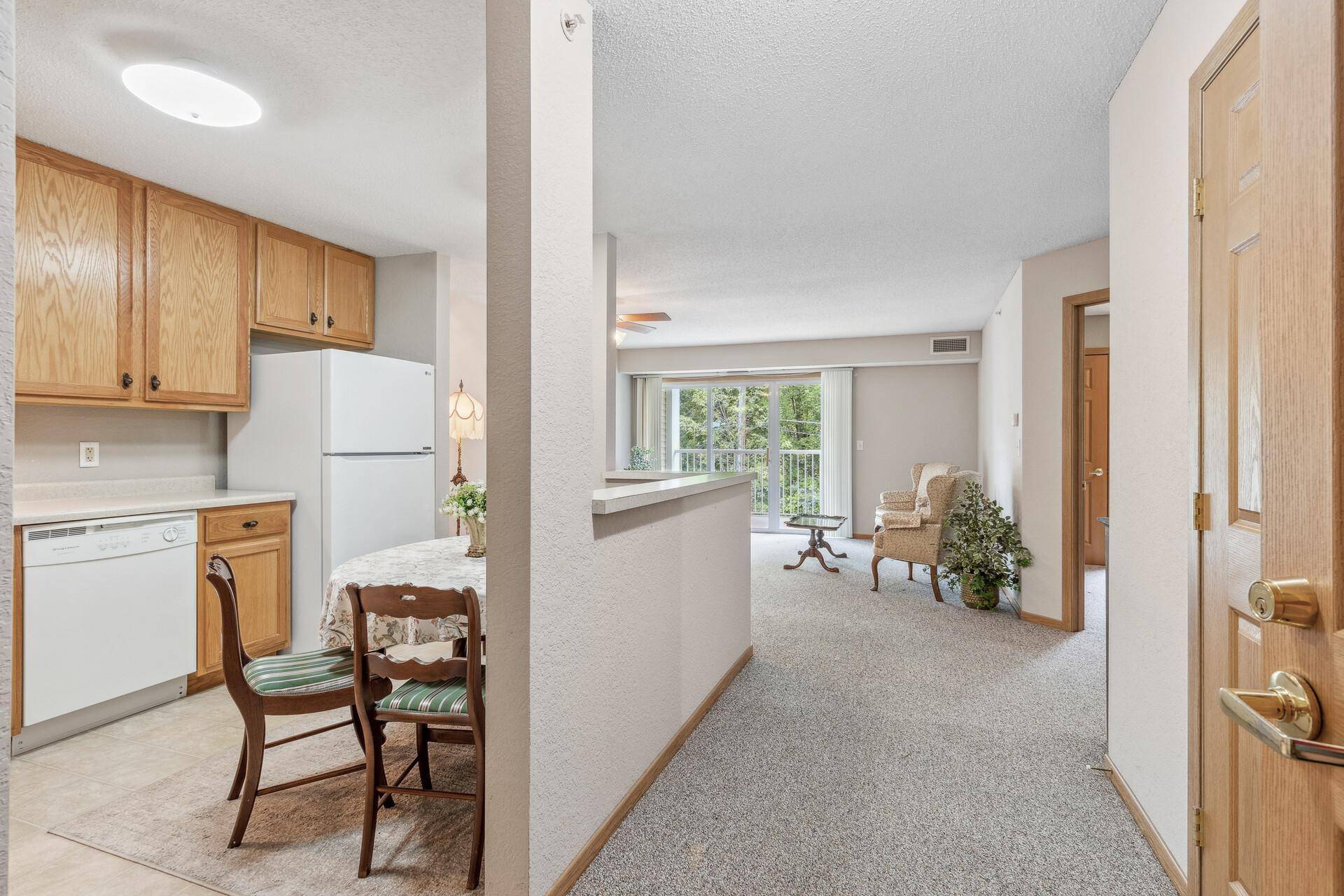 Saint Paul, MN 55117,1600 Arundel ST #305