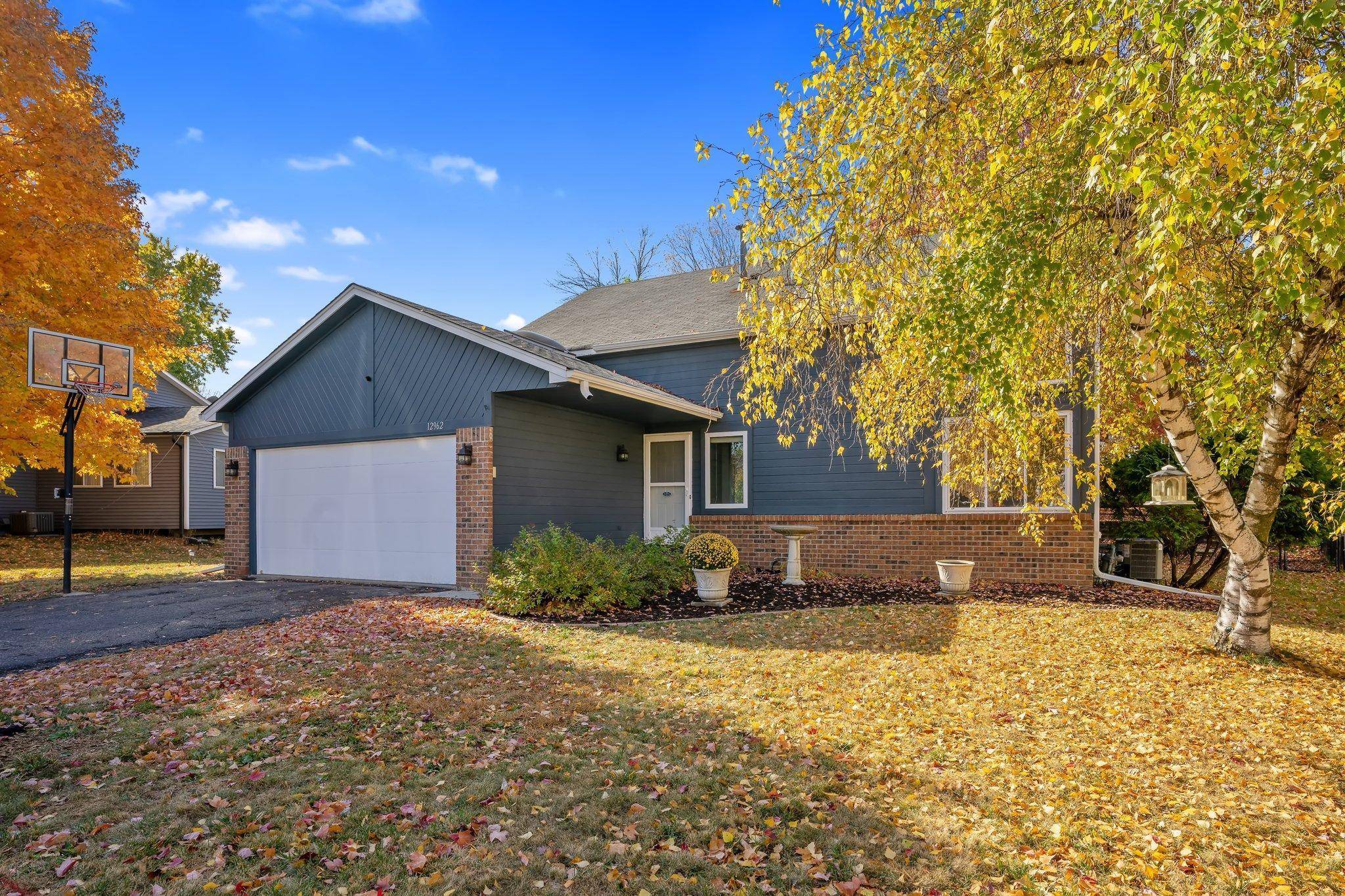 Burnsville, MN 55337,12962 Black Hills DR