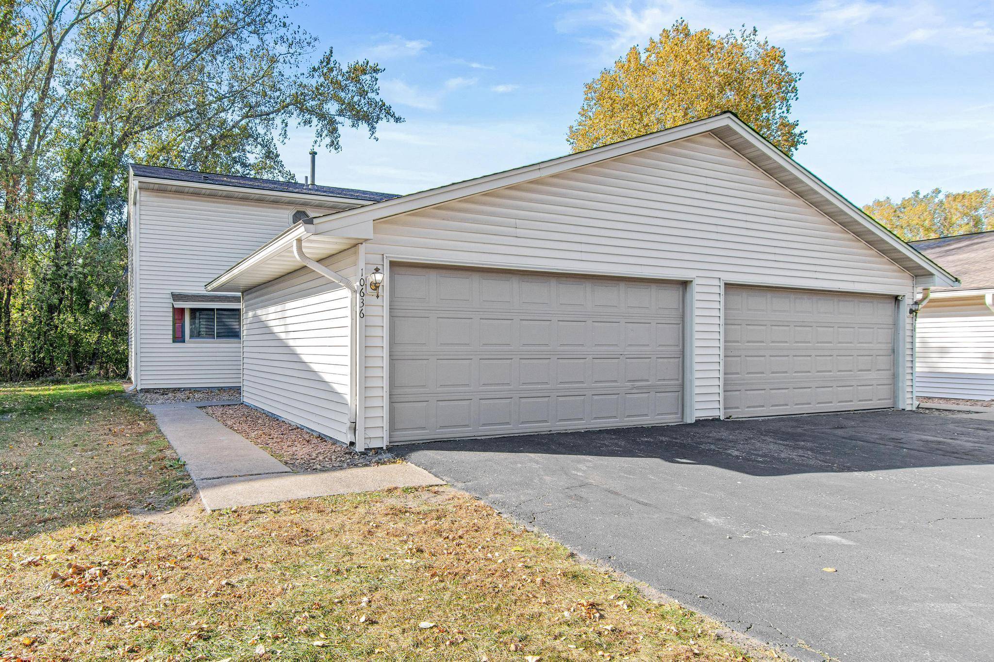 Coon Rapids, MN 55433,10636 Hummingbird ST NW