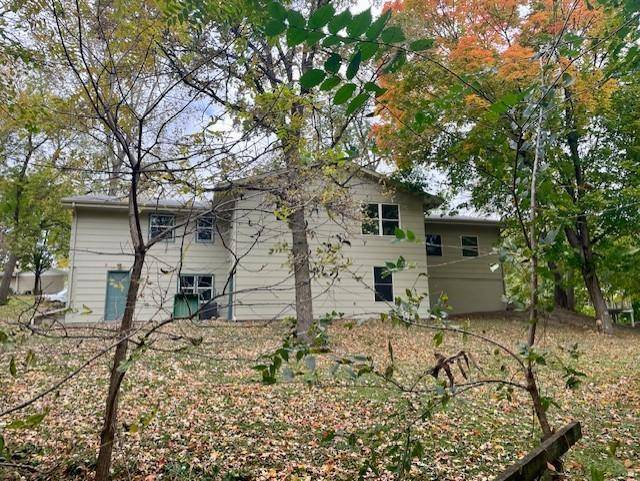 Saint Bonifacius, MN 55375,9100 Oakwood RD