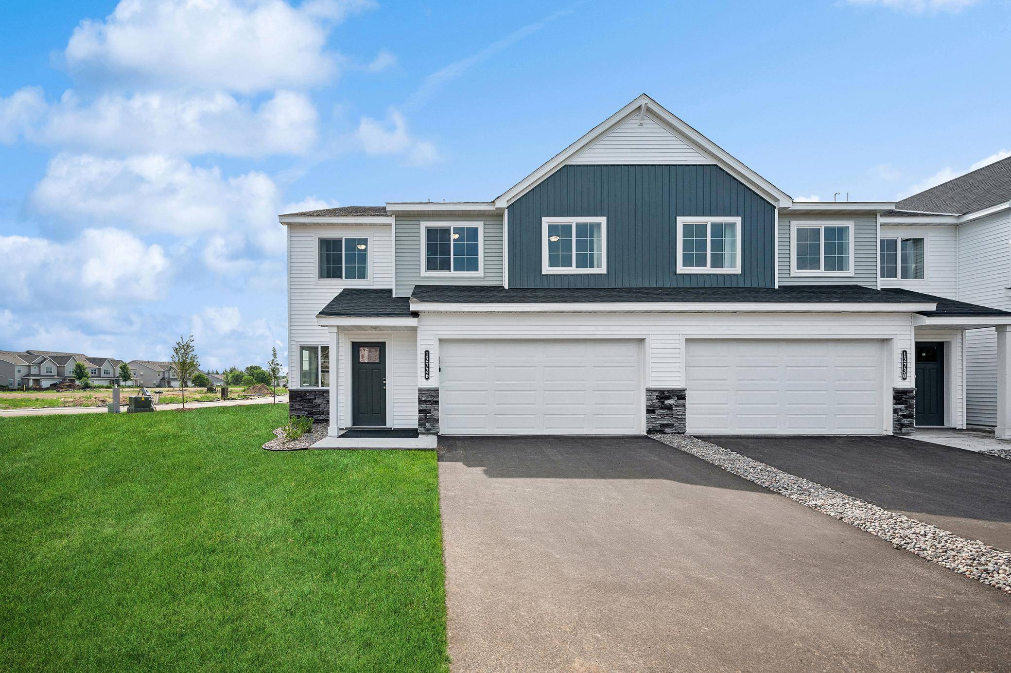 Montrose, MN 55363,2000 Apple LN