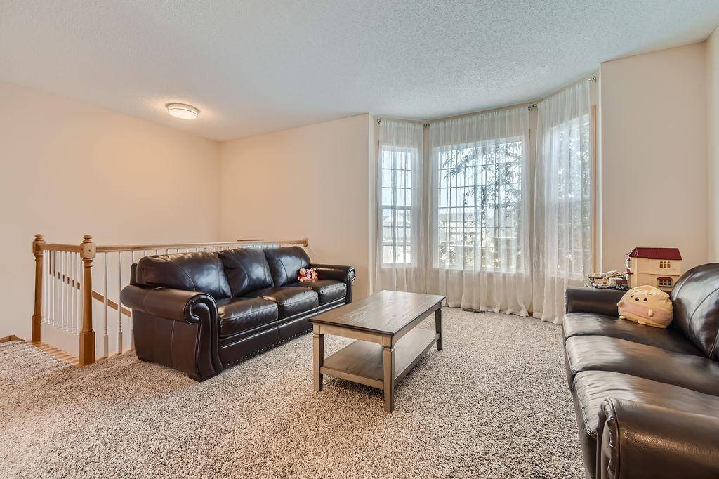Shakopee, MN 55379,1716 Riverside DR