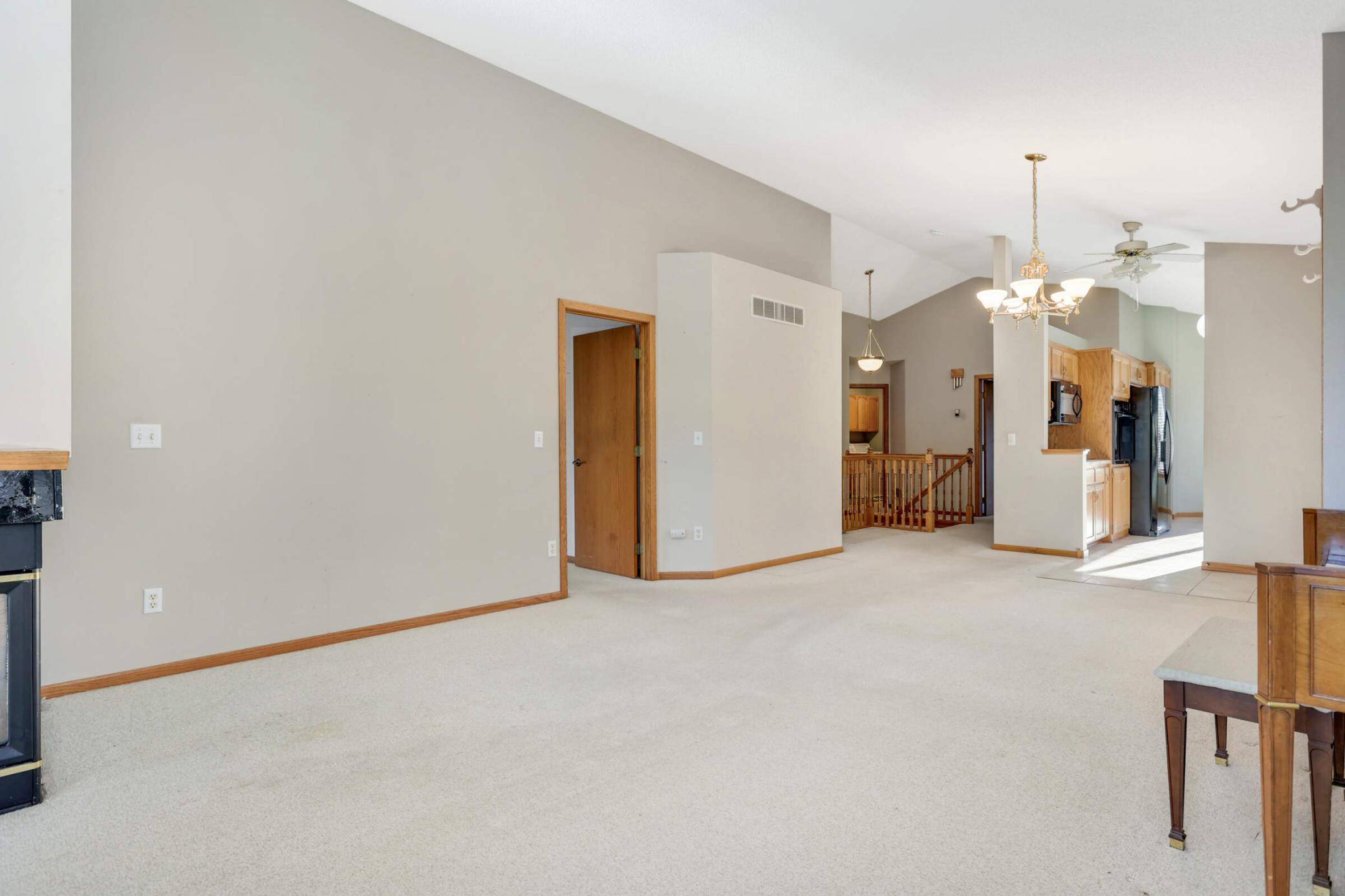 Burnsville, MN 55337,920 Stratford LN W