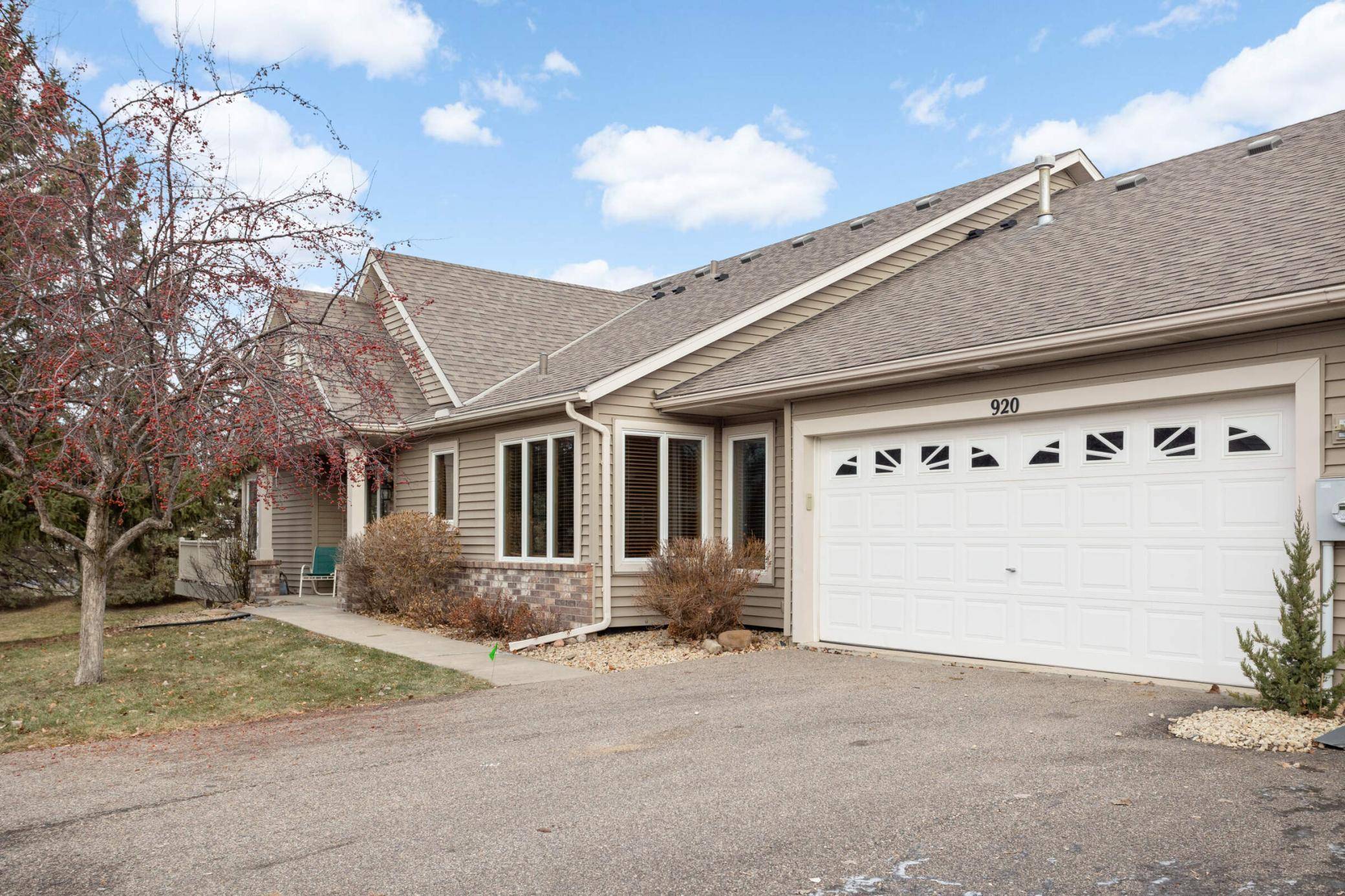 Burnsville, MN 55337,920 Stratford LN W