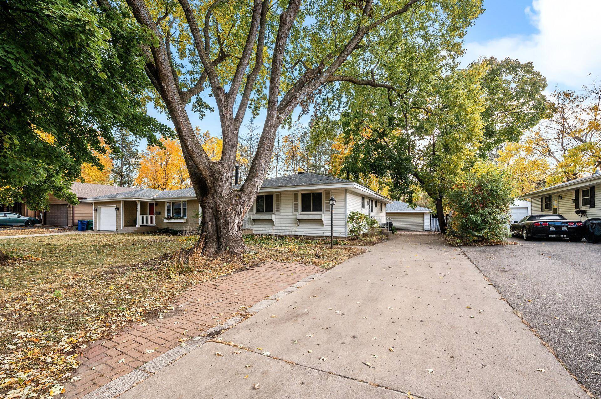 Edina, MN 55439,6421 Josephine AVE