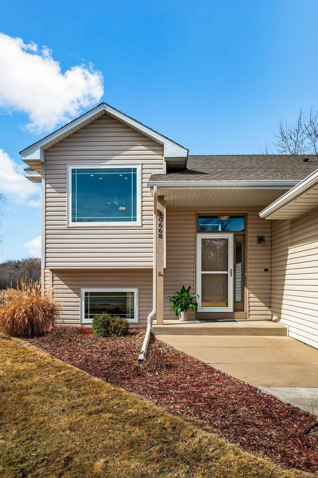 Maple Grove, MN 55369,10668 N Eagle Lake BLVD