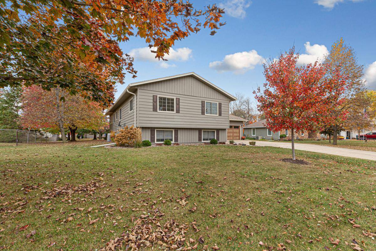 Owatonna, MN 55060,500 Crestview LN